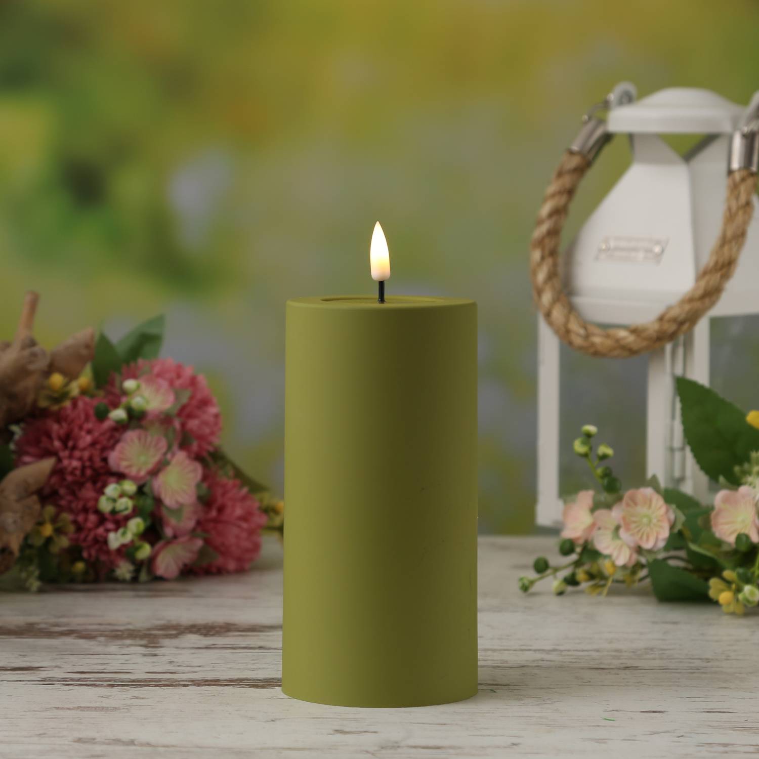 LED Kerze MIA Deluxe Homeart outdoor flackernde Flamme H: 15cm D: 7,5cm olivgrün