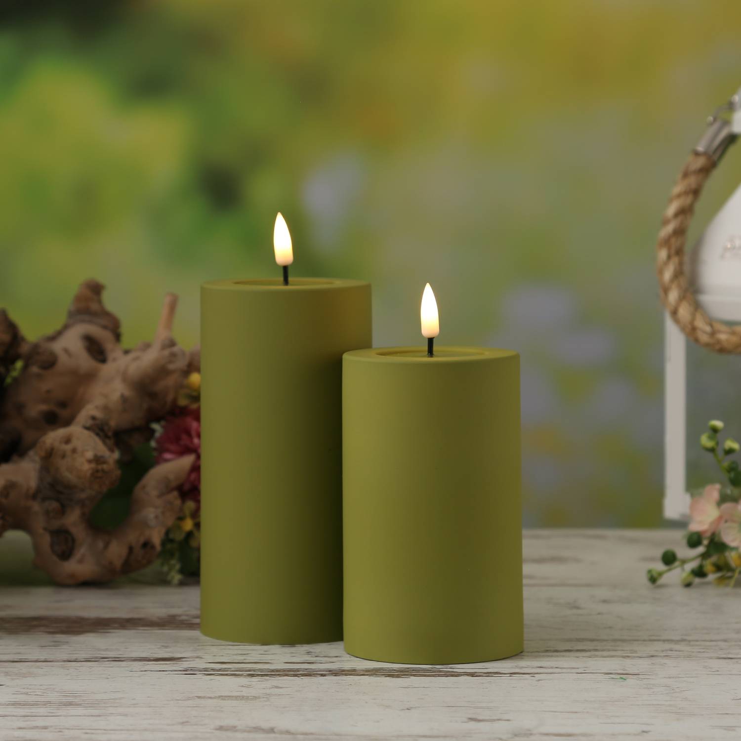 LED Kerze MIA Deluxe Homeart outdoor flackernde Flamme H: 15cm D: 7,5cm olivgrün