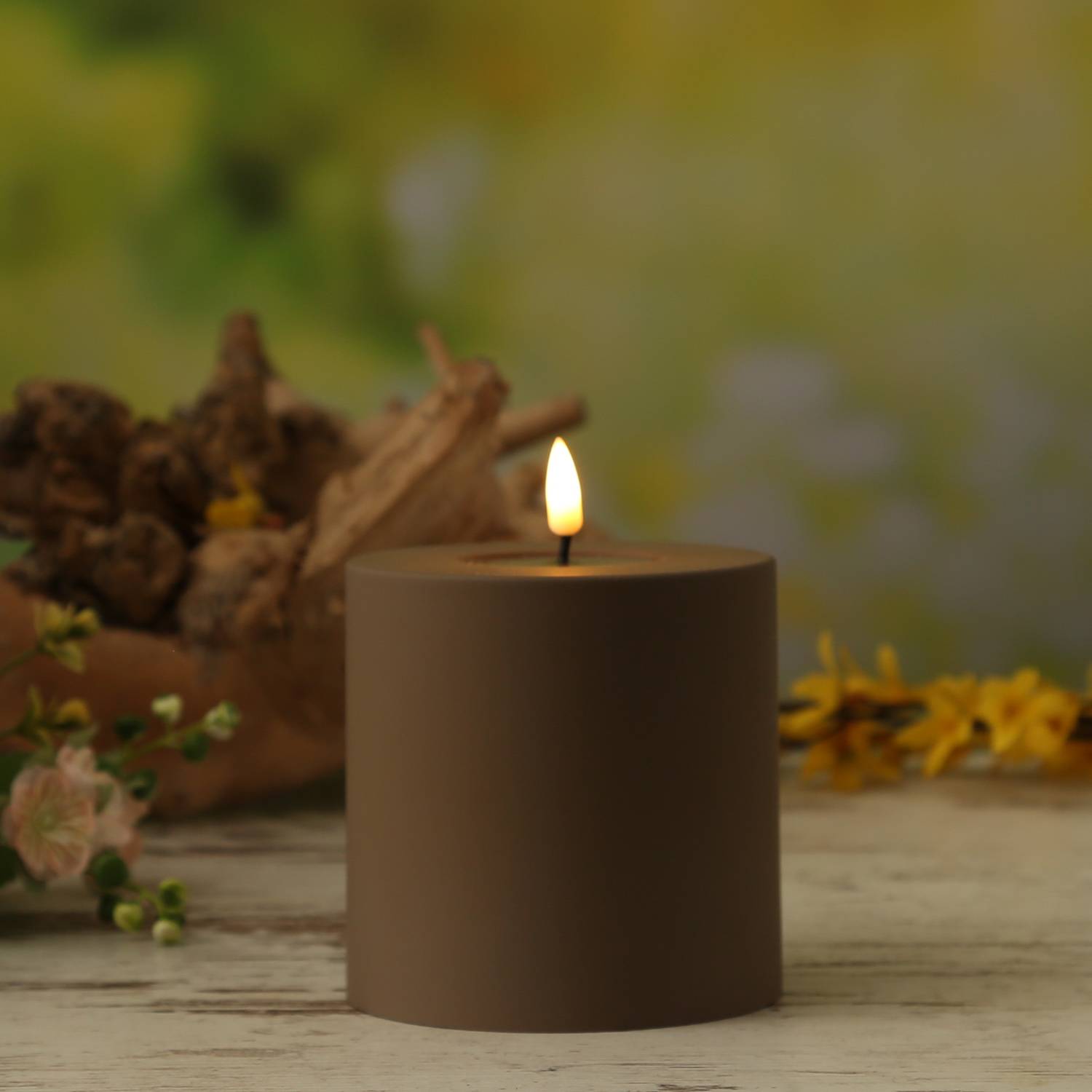 LED Kerze MIA Deluxe Homeart outdoor 3D Flamme flackernd H: 10cm D: 10cm mokka