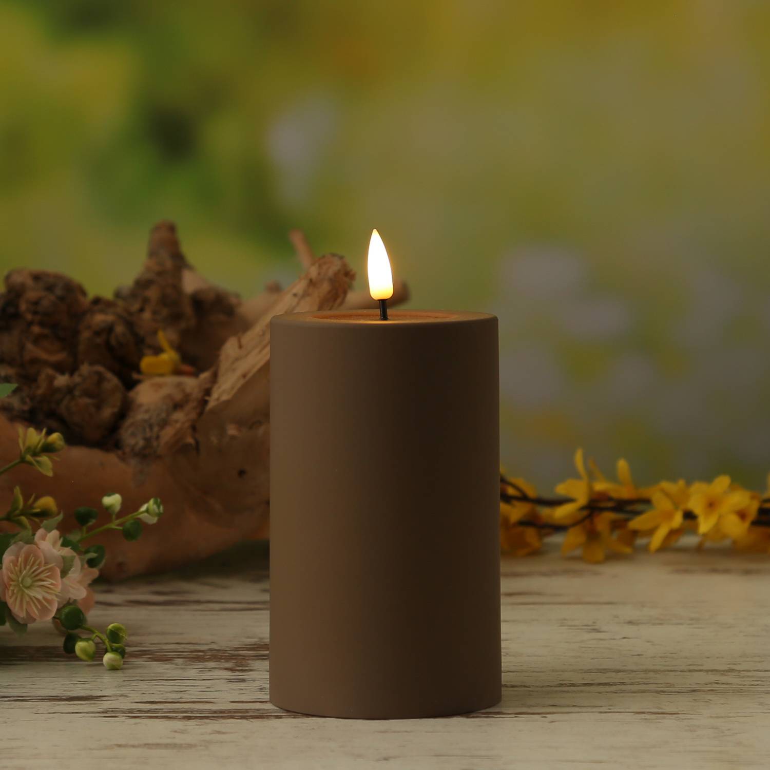 LED Kerze MIA Deluxe Homeart outdoor 3D Flamme flackernd H: 12,5cm D:7,5cm mokka