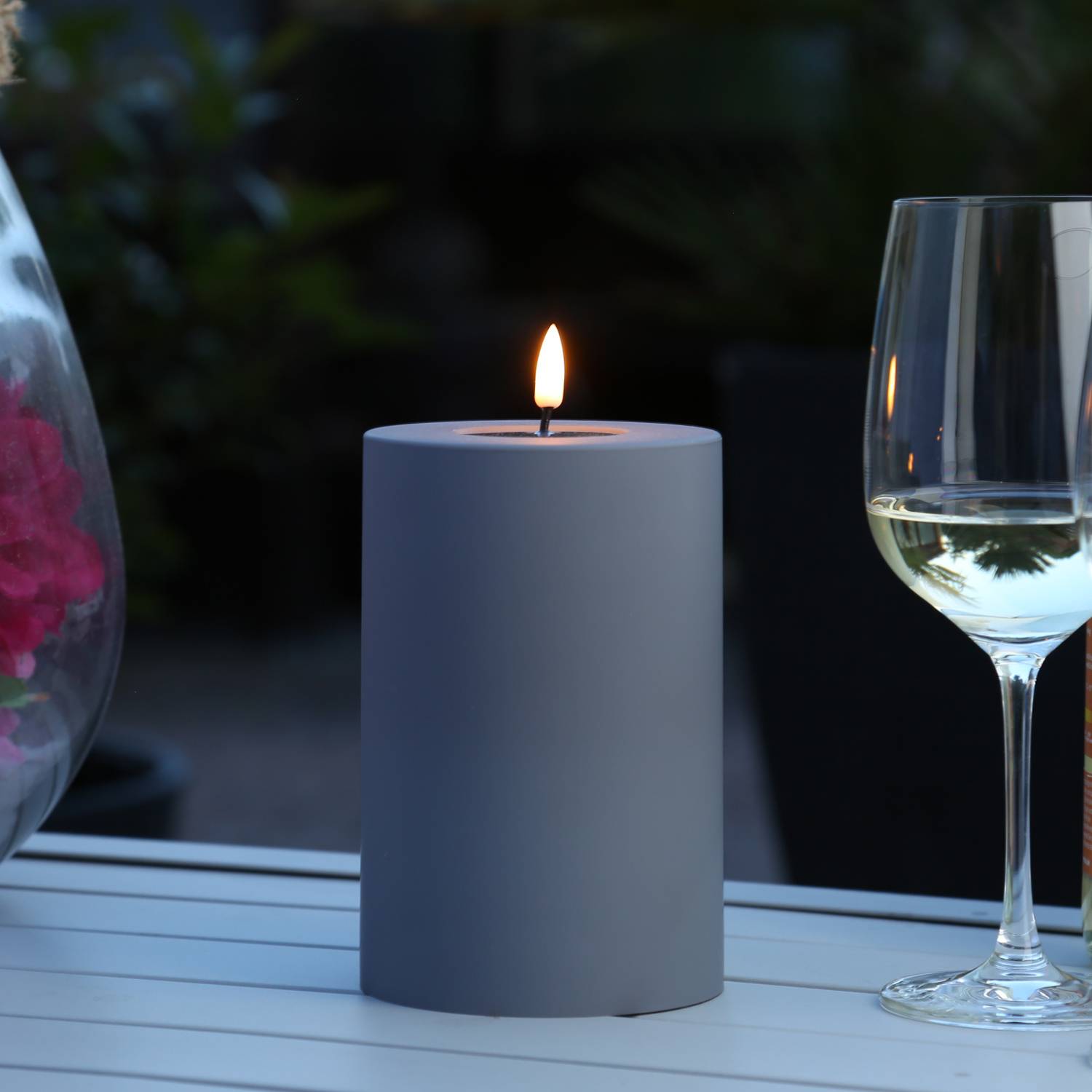 LED Kerze MIA outdoor Deluxe Homeart Stumpenkerze für Außen H: 15cm D: 10cm grau