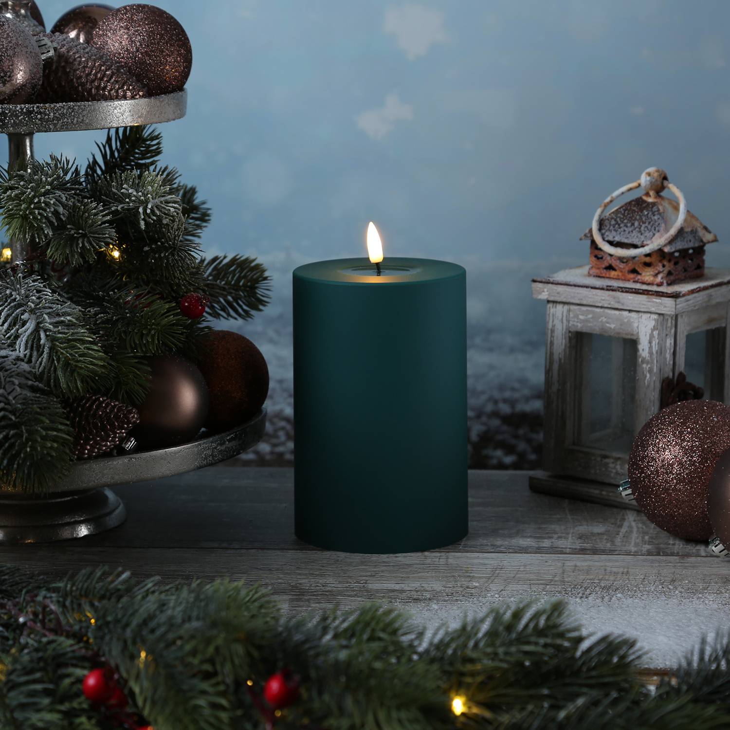 LED Kerze MIA Deluxe Homeart outdoor 3D Flamme flackernd H: 15cm D: 10cm grün