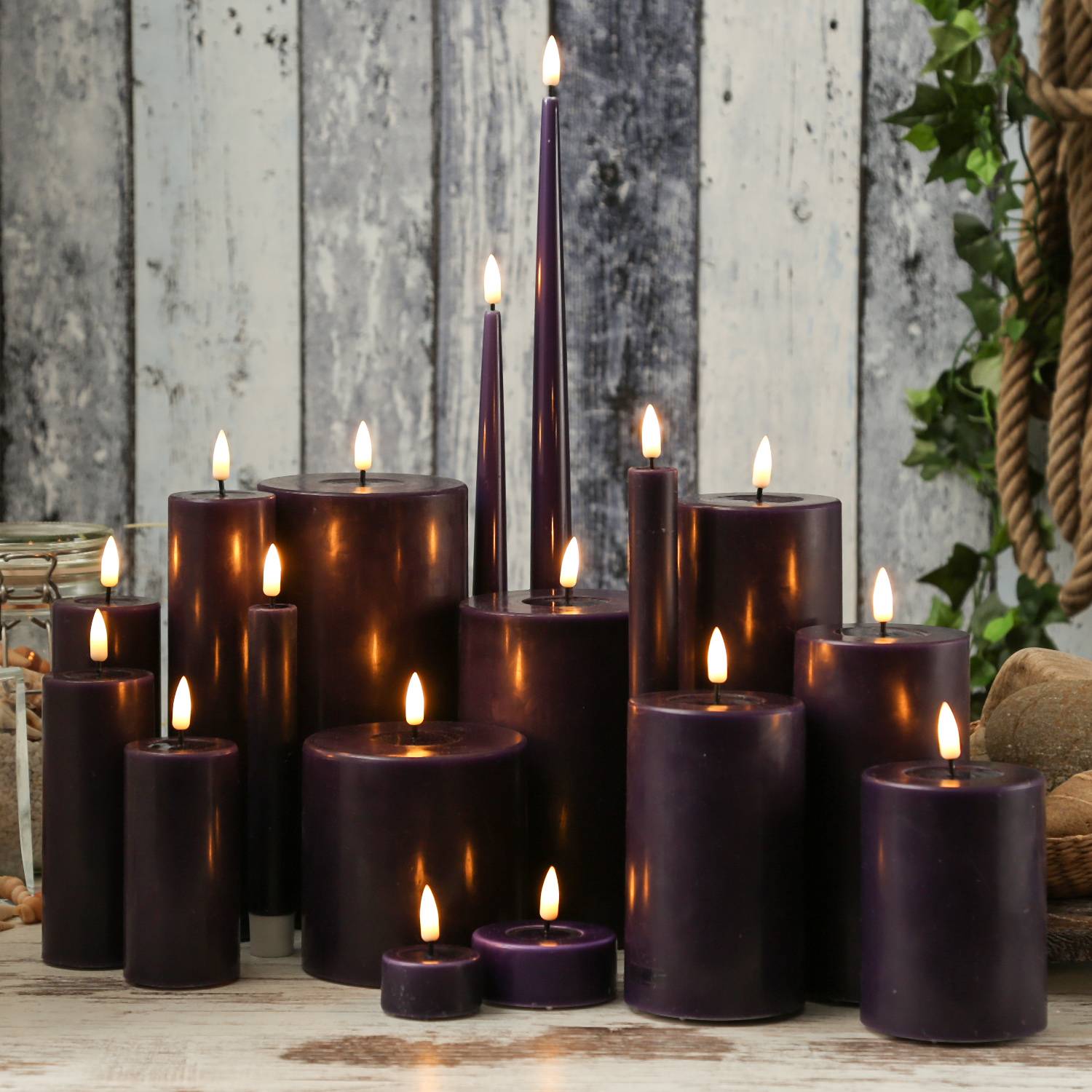 LED Kerze Mia Deluxe Homeart Echtwachs flackernd H: 15cm D: 5cm dunkellila
