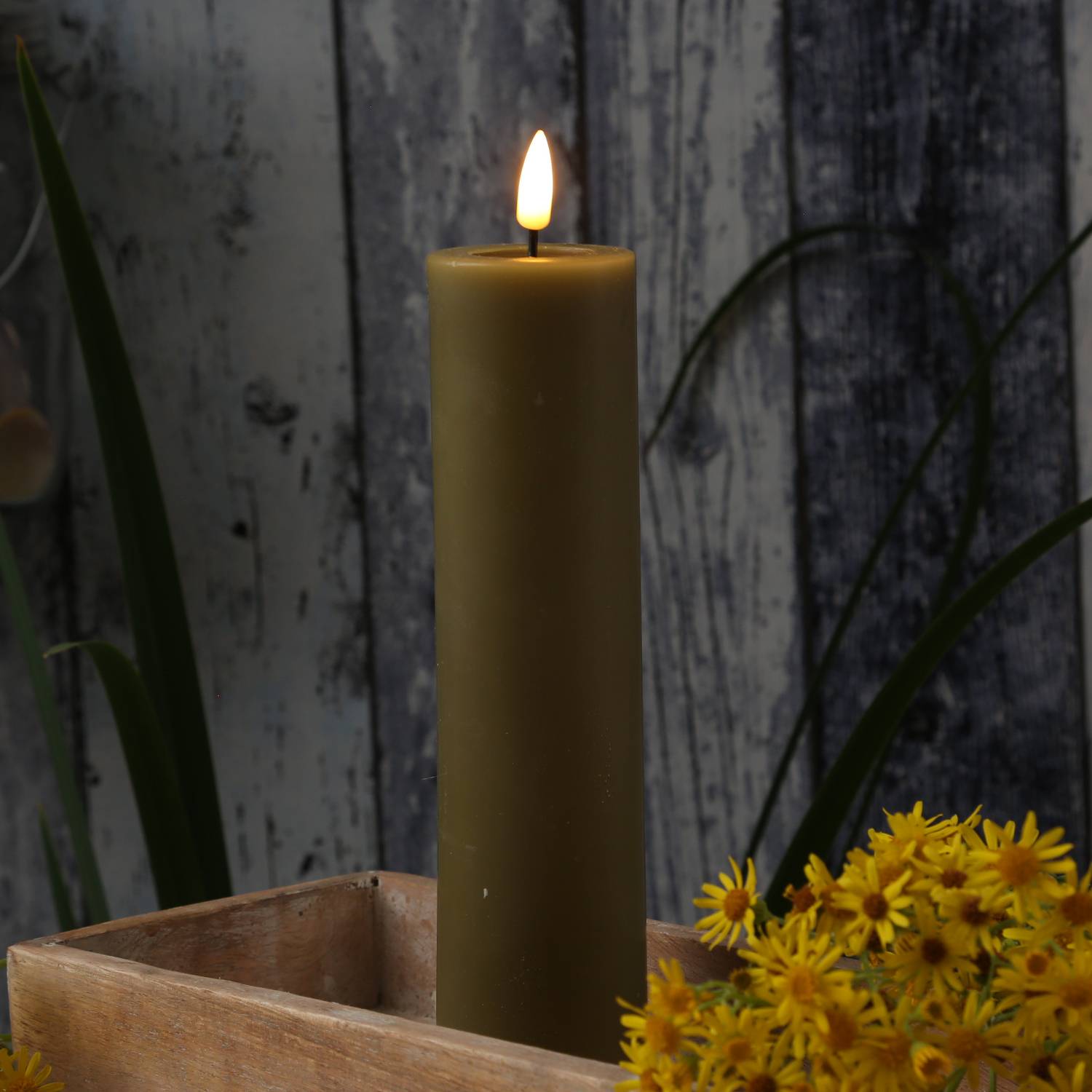 LED Kerze Mia Deluxe Homeart Echtwachs flackernde Flamme H: 20cm D: 5cm olivgrün