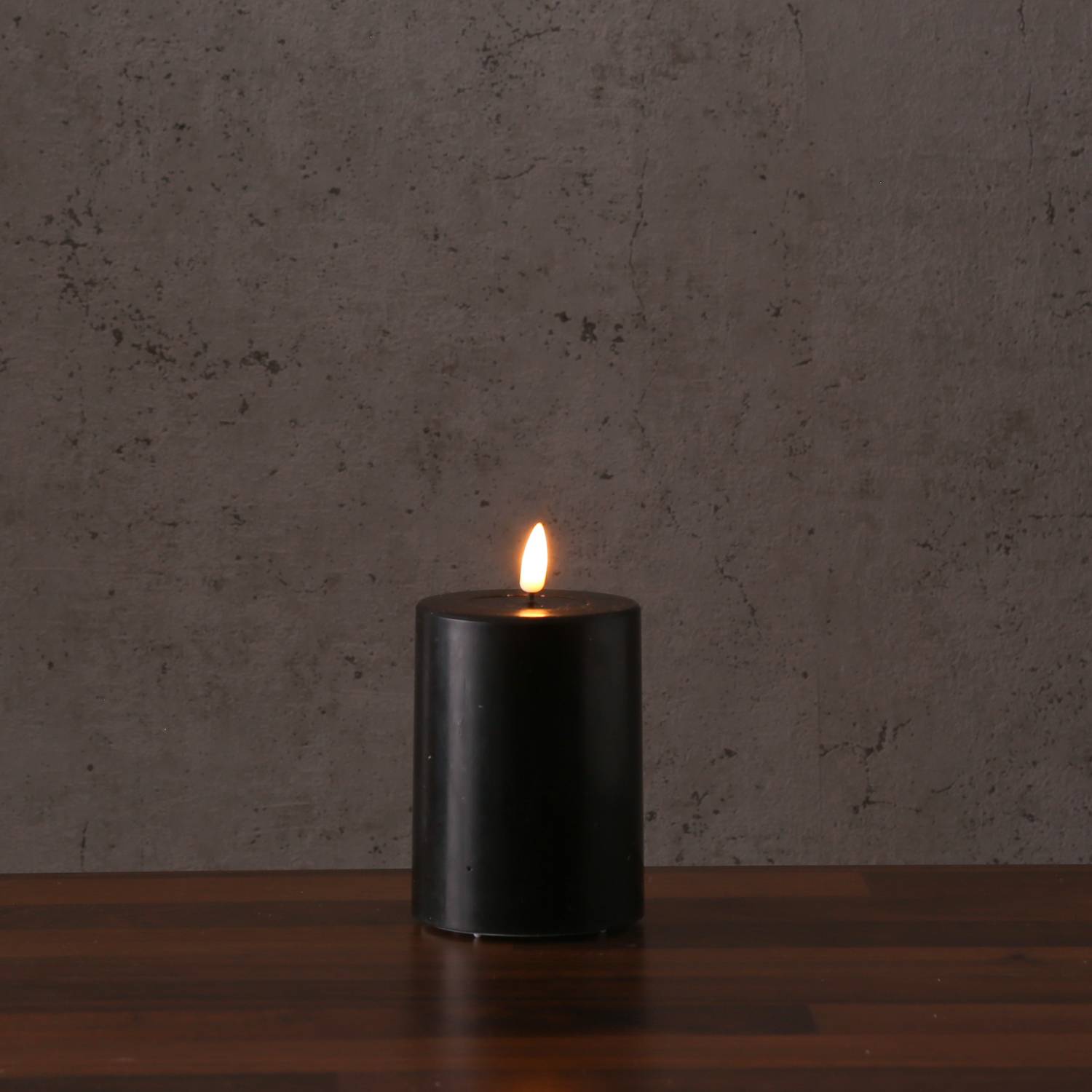 LED Kerze Deluxe Echtwachs realistische 3D Flamme H:10cm Batteriebetrieb schwarz