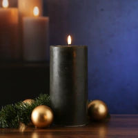 LED Kerze Mia Deluxe Homeart Echtwachs flackernd H: 20cm D: 10cm dunkelgrün LED Kerze Mia Deluxe Homeart Echtwachs flackernd H: 20cm D: 10cm dunkelgrün