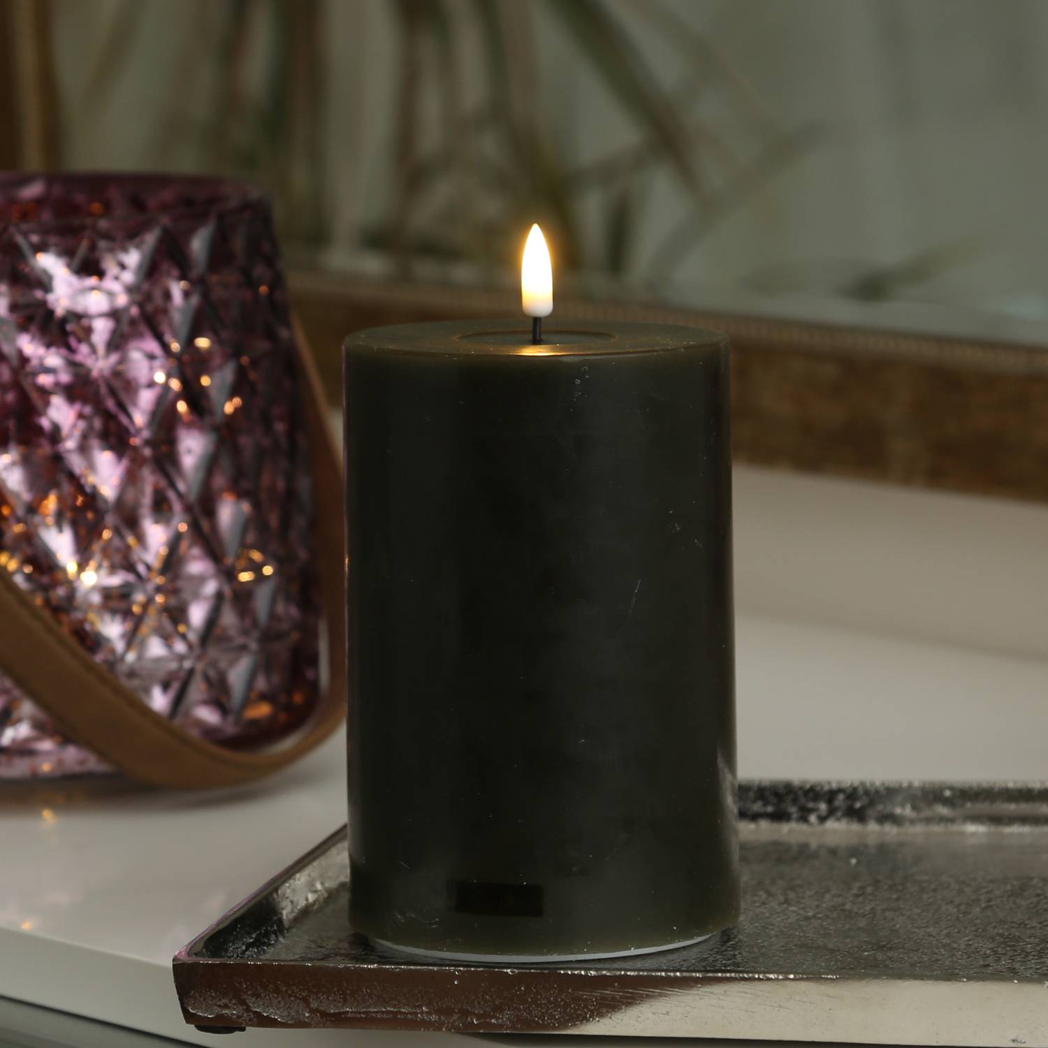 LED Kerze Mia Deluxe Homeart Echtwachs flackernd H: 15cm D: 10cm dunkelgrün