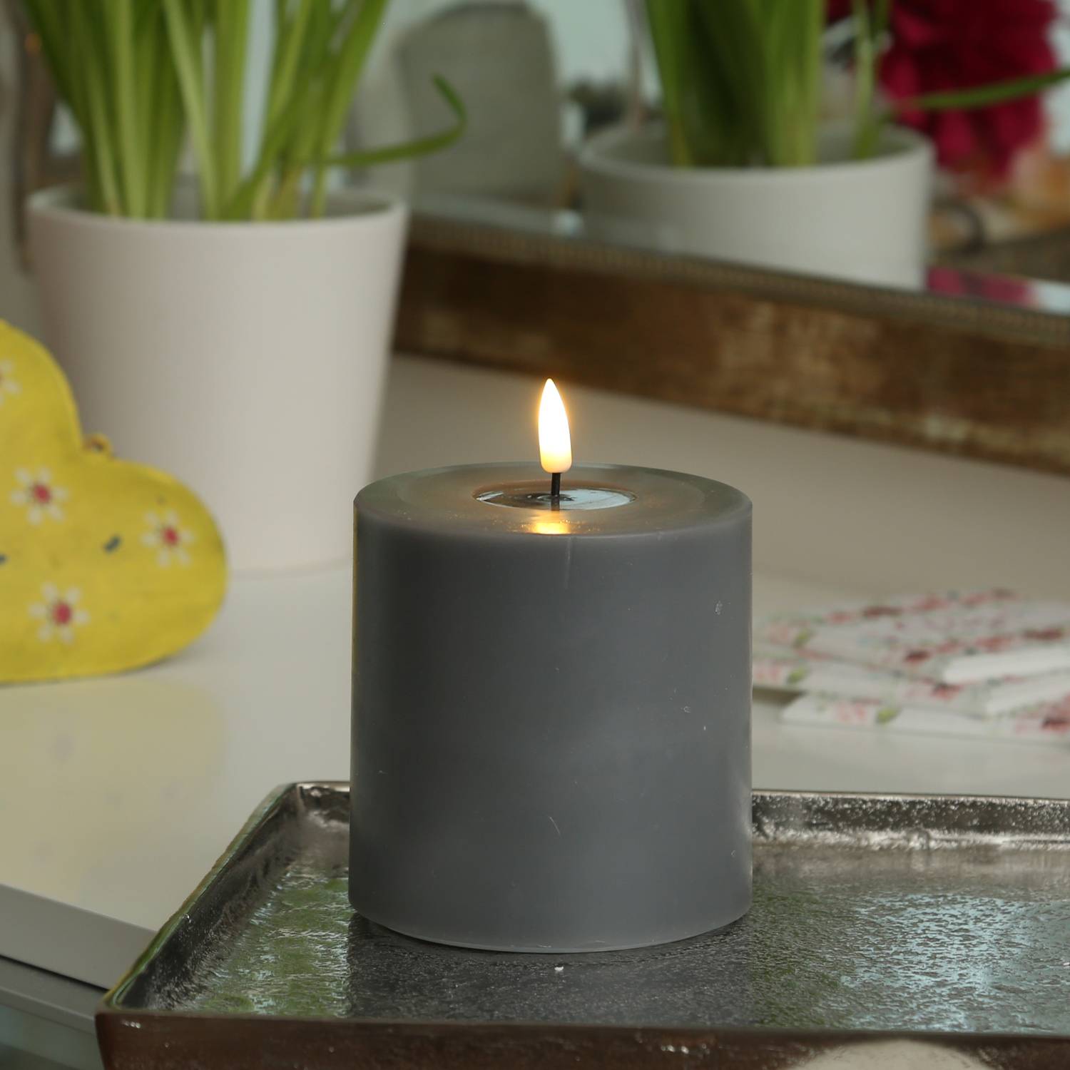 LED Kerze Deluxe Echtwachs 3D Flamme Wachsspiegel flackernd H: 10cm D: 10cm grau