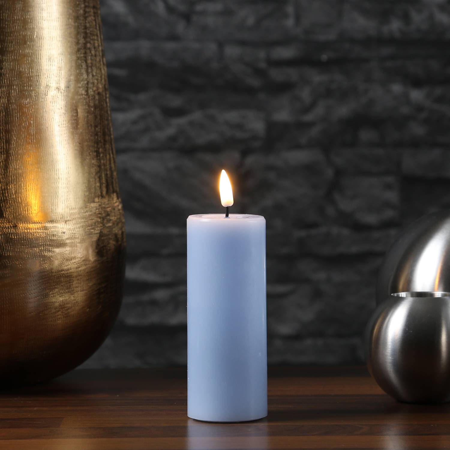 LED Kerze Mia Deluxe Echtwachs 3D Flamme Wachsspiegel flackernd 12,5cm hellblau