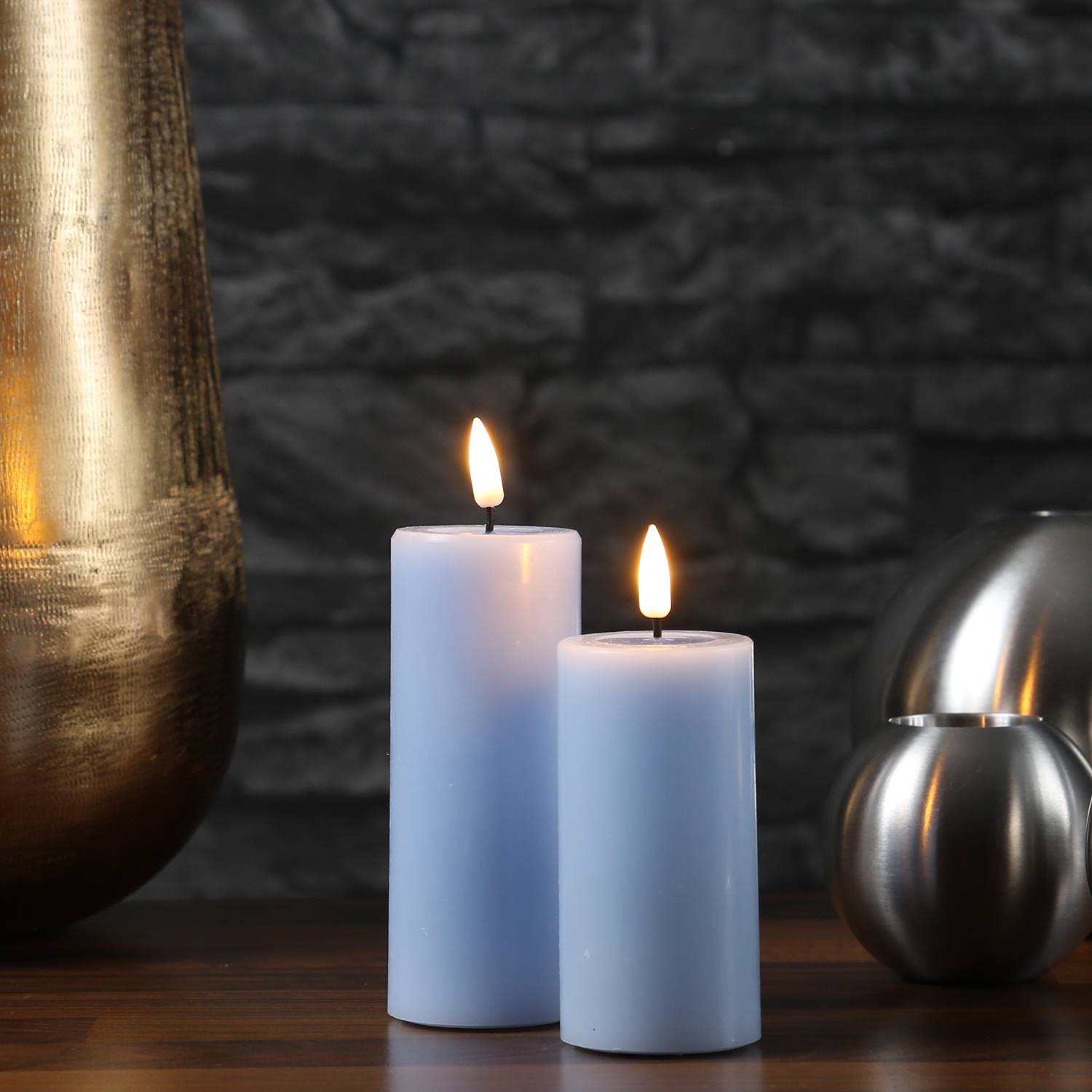 LED Kerze Mia Deluxe Echtwachs 3D Flamme Wachsspiegel flackernd 12,5cm hellblau