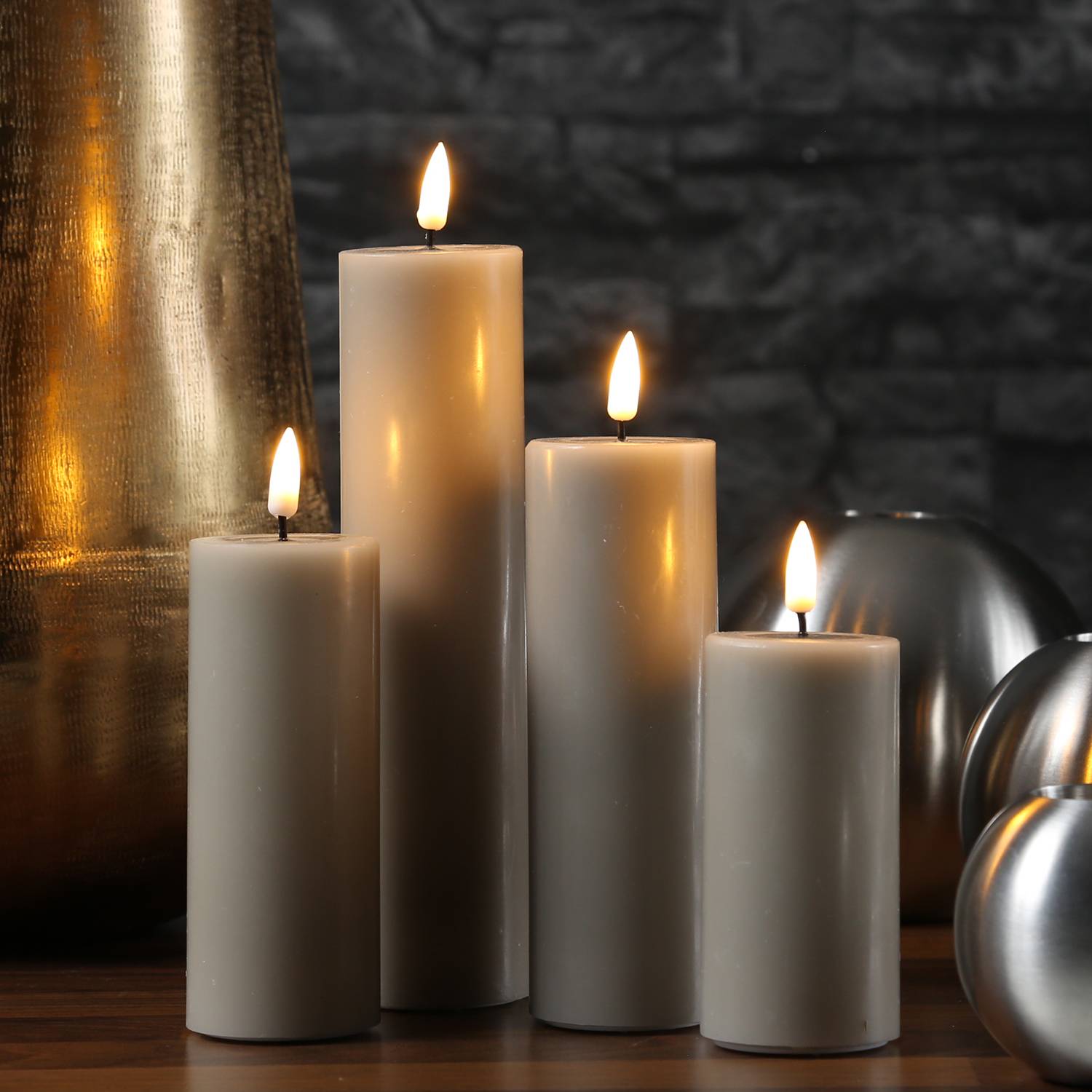 LED Kerze Mia Deluxe Echtwachs 3D Flamme Wachsspiegel flackernd H: 15cm taupe