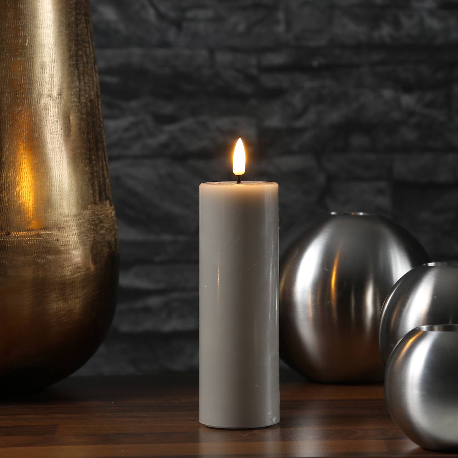 LED Kerze Mia Deluxe Echtwachs 3D Flamme Wachsspiegel flackernd H: 15cm taupe