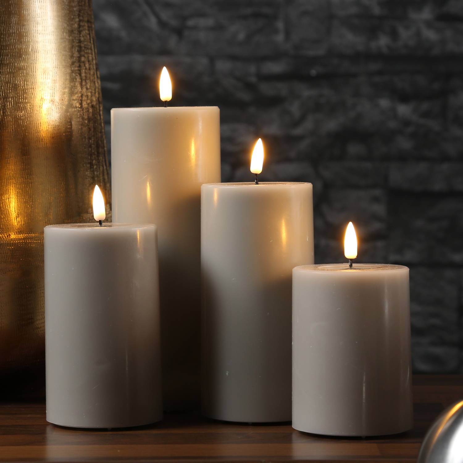 LED Kerze Mia Deluxe Echtwachs 3D Flamme Wachsspiegel flackernd H: 10cm taupe