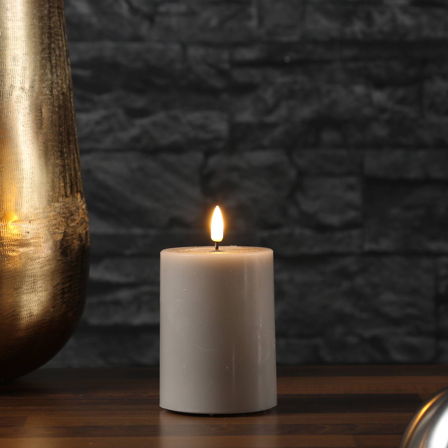 LED Kerze Mia Deluxe Echtwachs 3D Flamme Wachsspiegel flackernd H: 10cm taupe