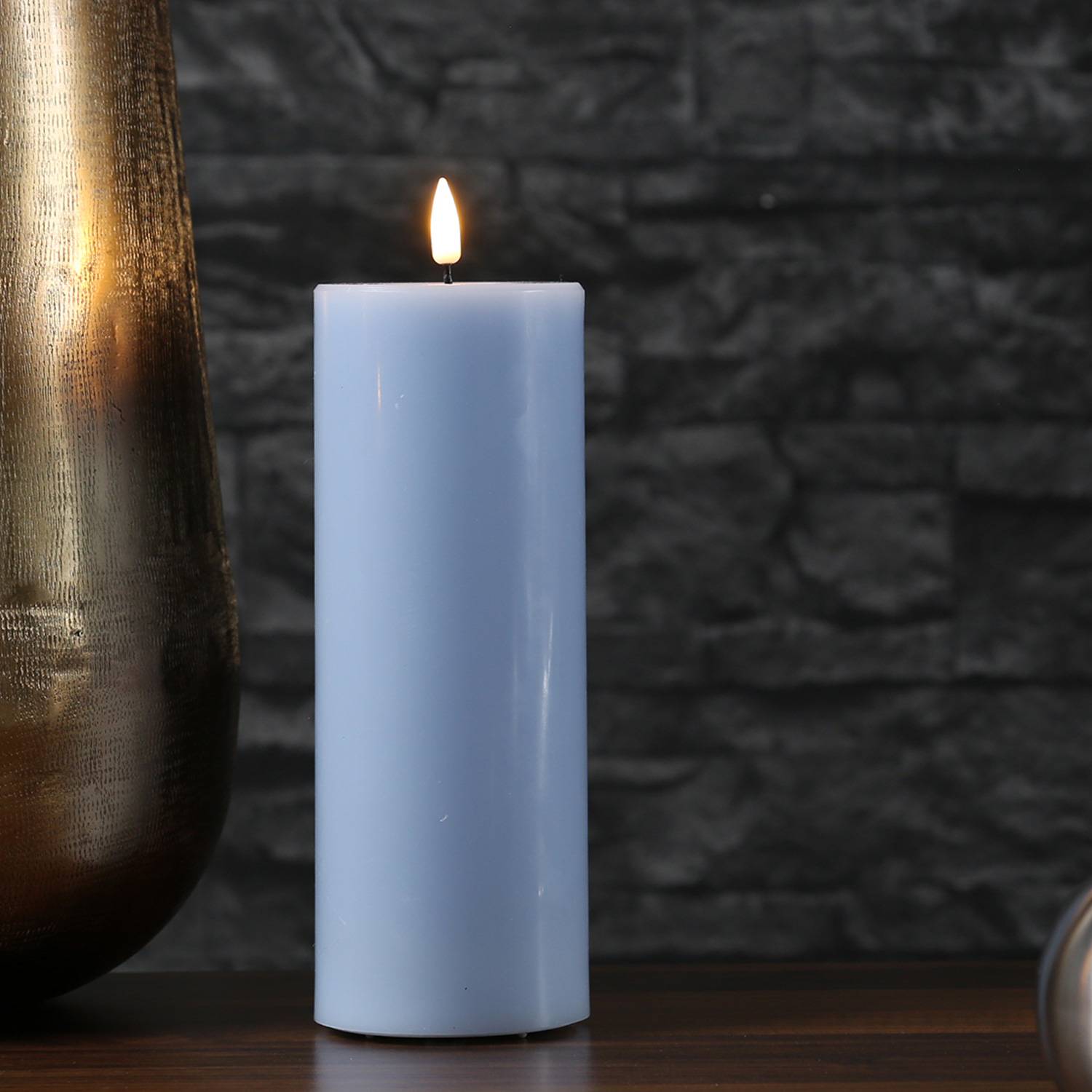 LED Kerze Mia Deluxe Echtwachs 3D Flamme Wachsspiegel flackernd H: 20cm hellblau