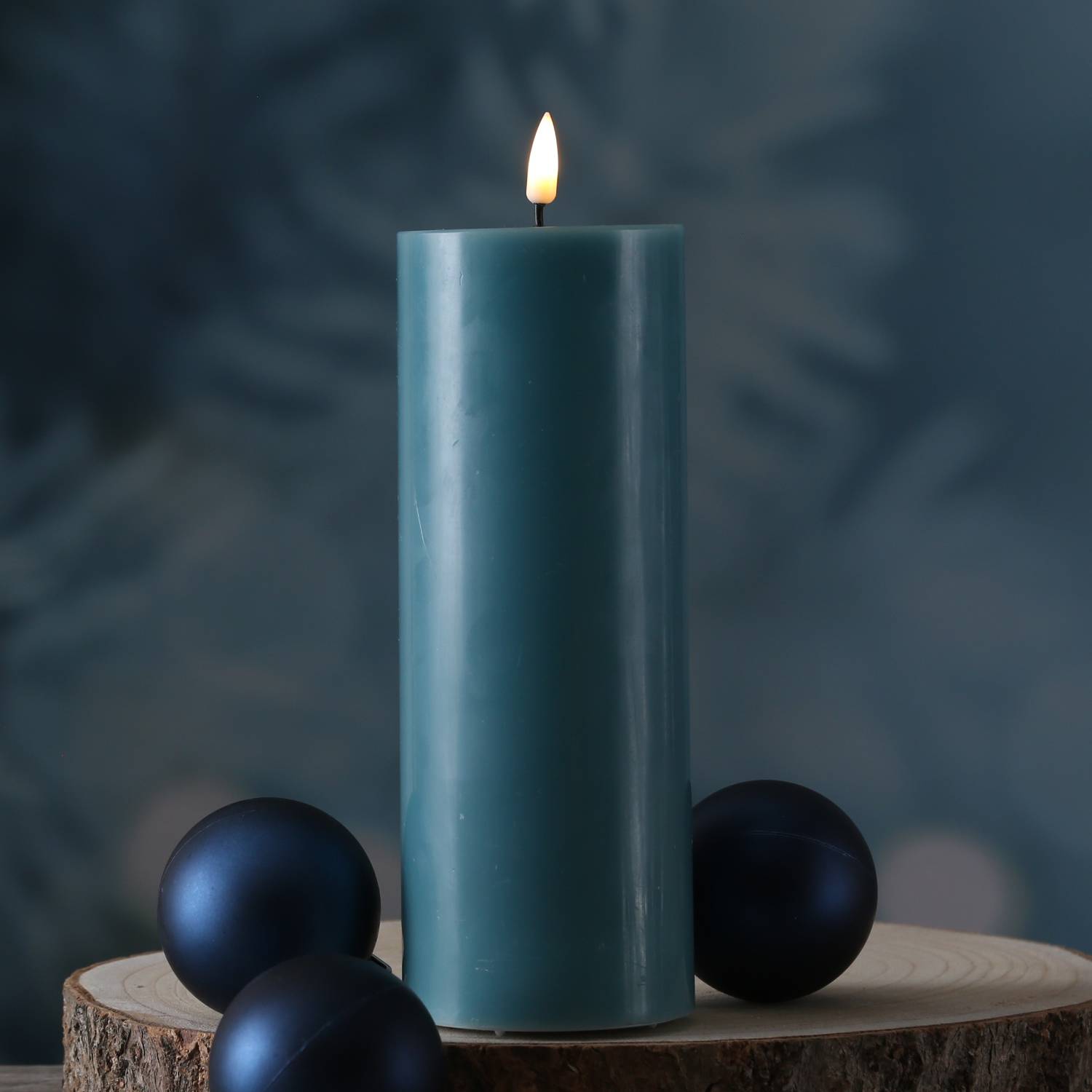 LED Kerze Mia Deluxe Echtwachs 3D Flamme Wachsspiegel flackernd H: 20cm jadegrün