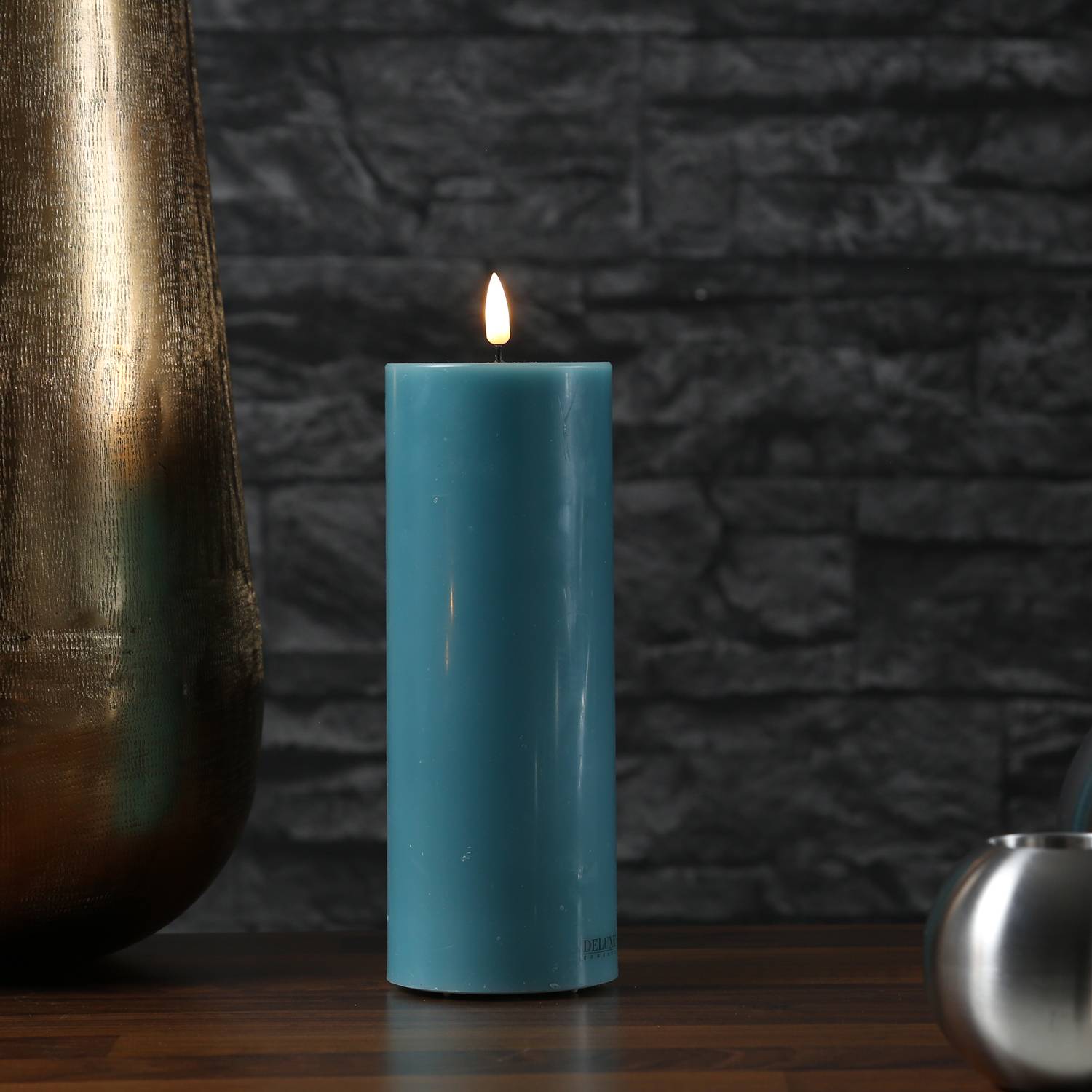 LED Kerze Mia Deluxe Echtwachs 3D Flamme Wachsspiegel flackernd H: 20cm jadegrün