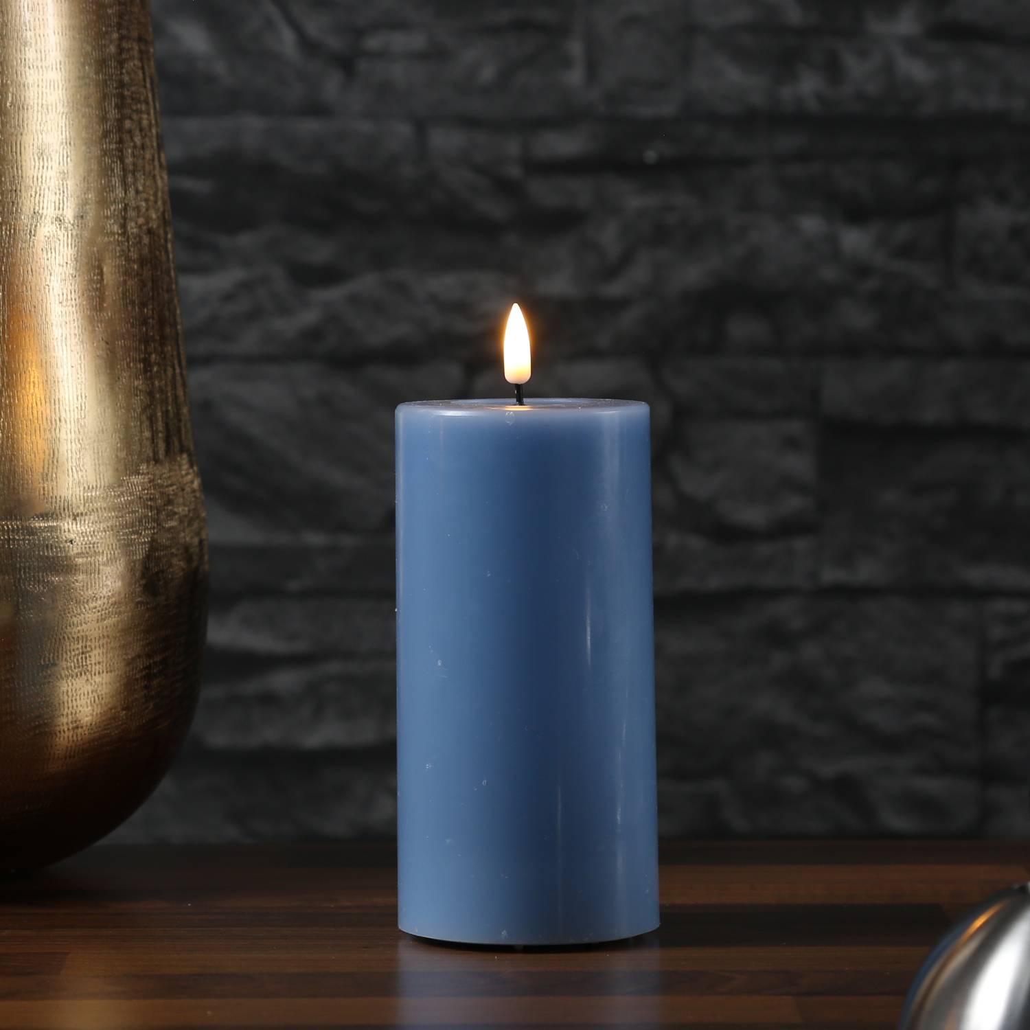 LED Kerze Mia Deluxe Echtwachs 3D Flamme Wachsspiegel flackernd H: 15cm eisblau