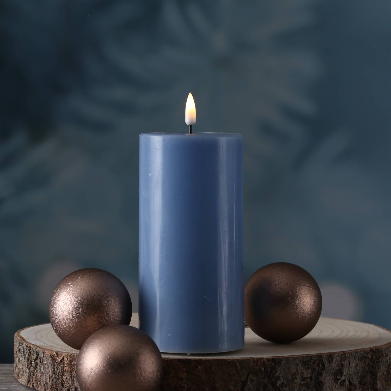 LED Kerze Mia Deluxe Echtwachs 3D Flamme Wachsspiegel flackernd H: 15cm eisblau