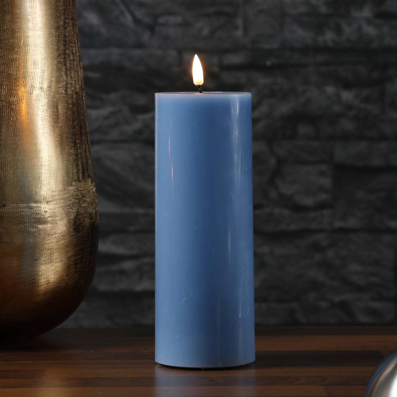 LED Kerze Mia Deluxe Echtwachs 3D Flamme Wachsspiegel flackernd H: 20cm eisblau