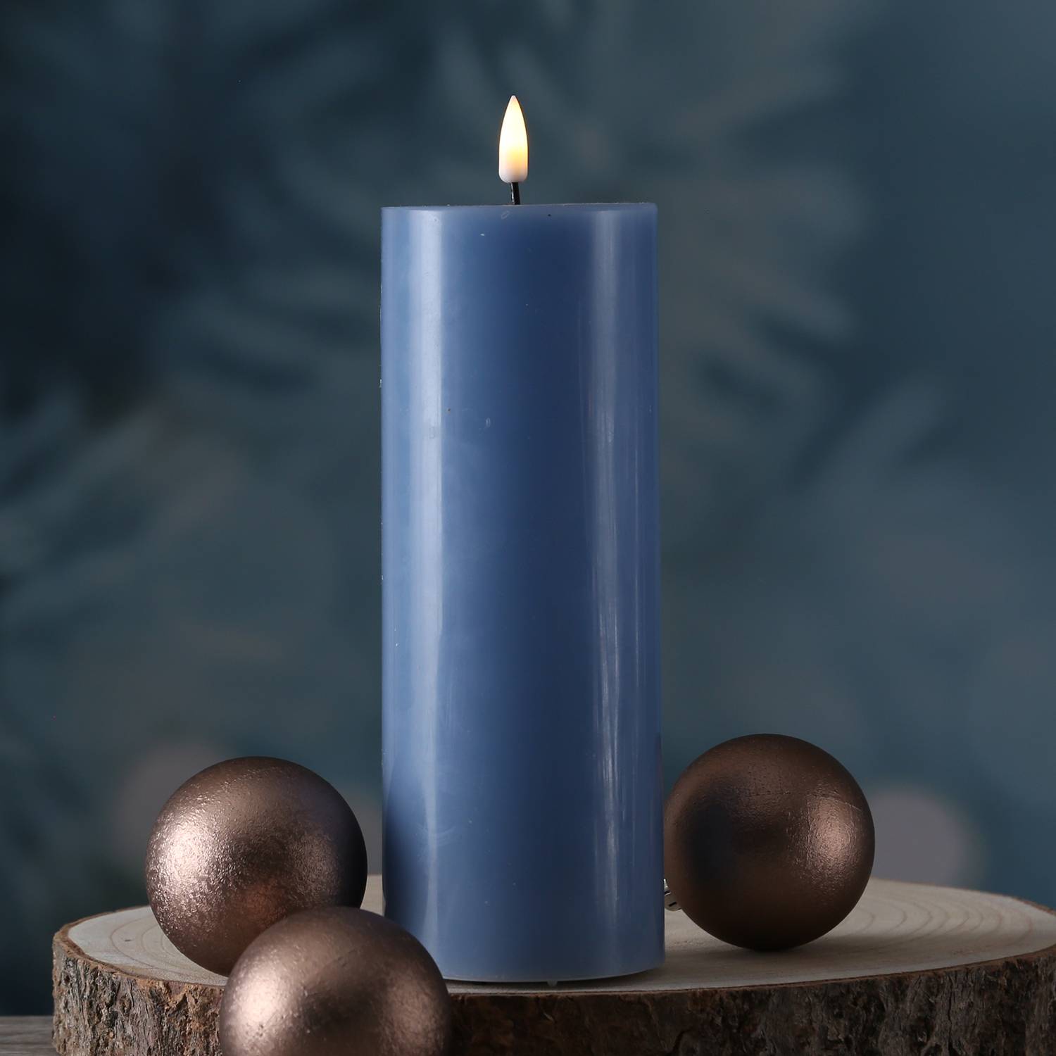 LED Kerze Mia Deluxe Echtwachs 3D Flamme Wachsspiegel flackernd H: 20cm eisblau