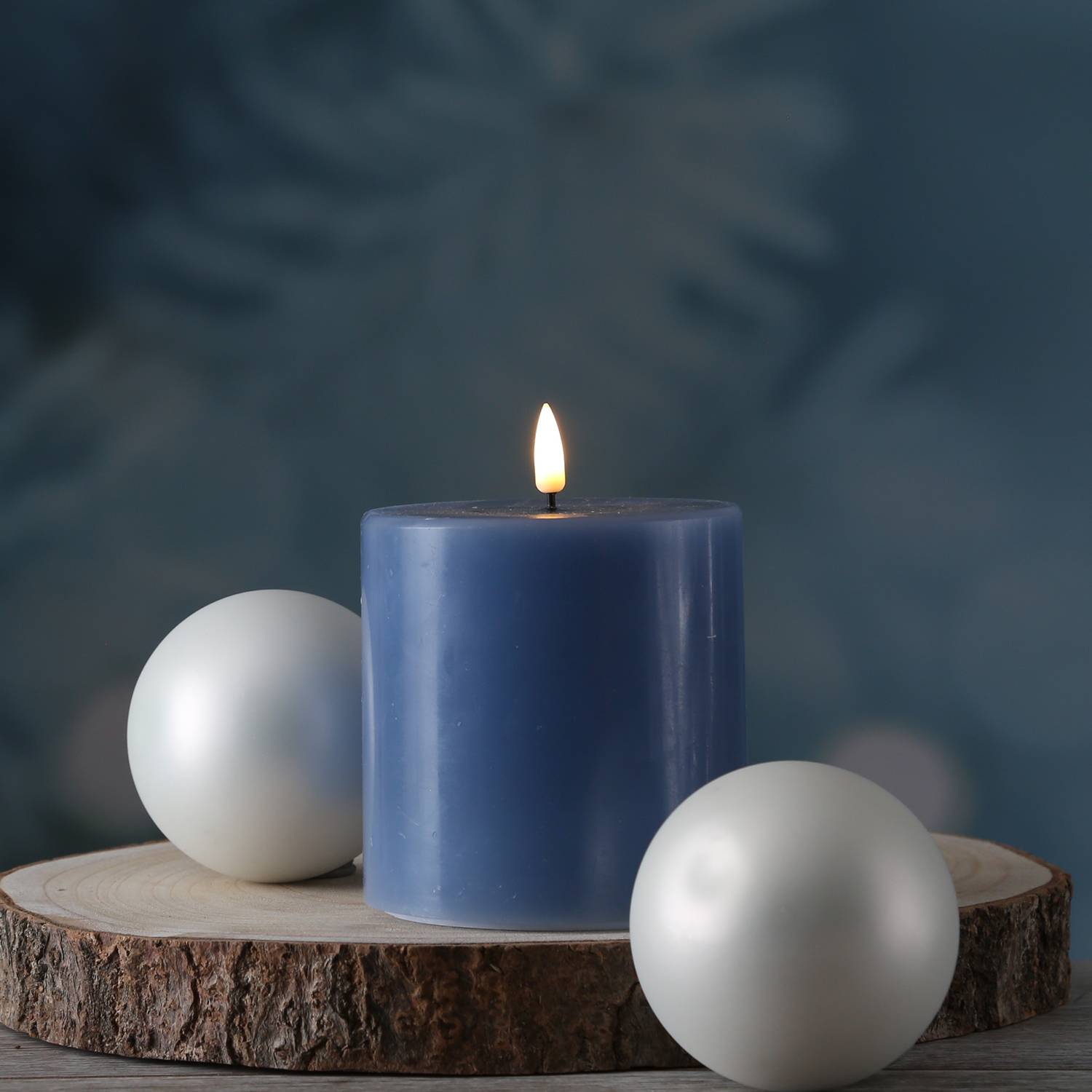 LED Kerze Mia Deluxe Echtwachs 3D Flamme Wachsspiegel flackernd H: 10cm eisblau