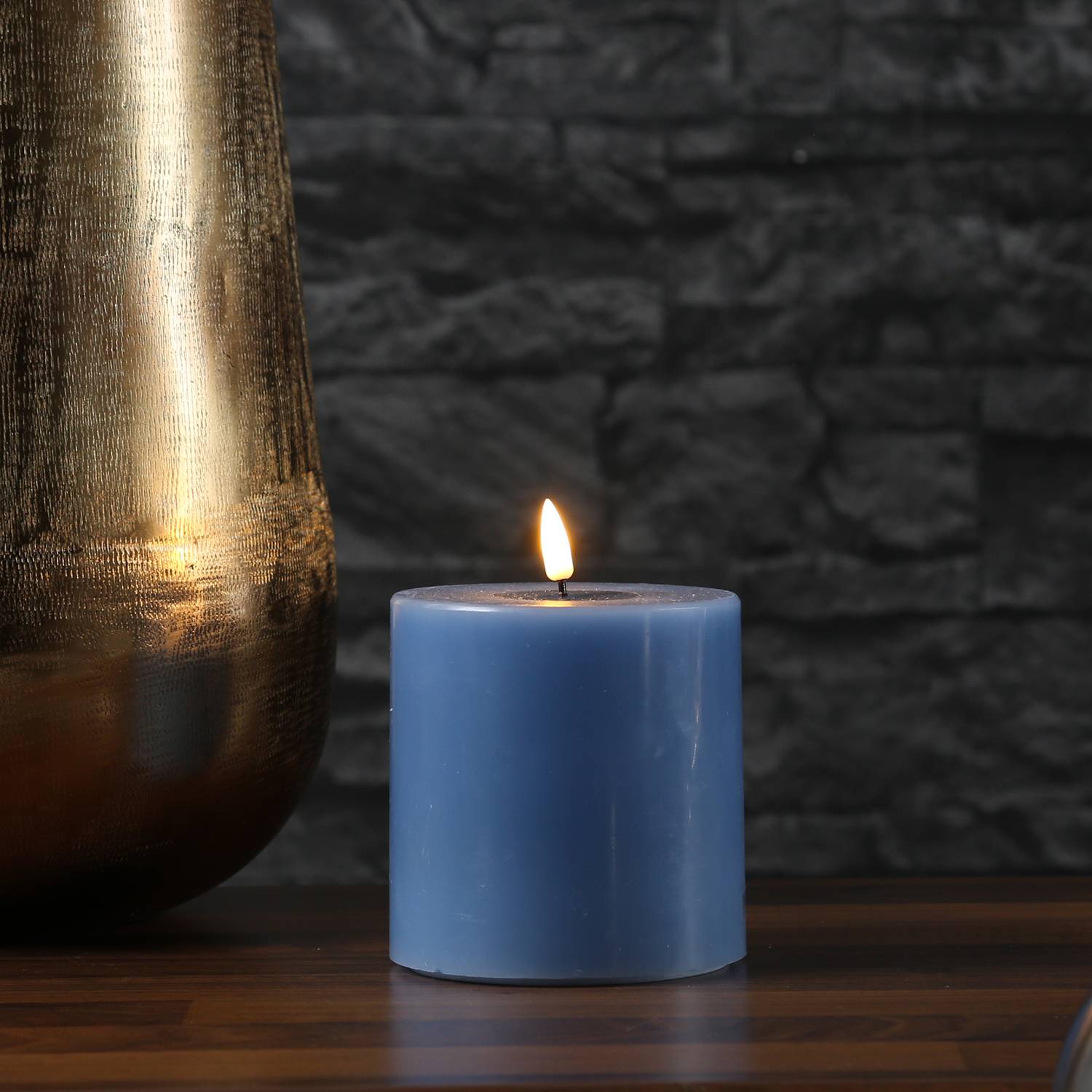 LED Kerze Mia Deluxe Echtwachs 3D Flamme Wachsspiegel flackernd H: 10cm eisblau