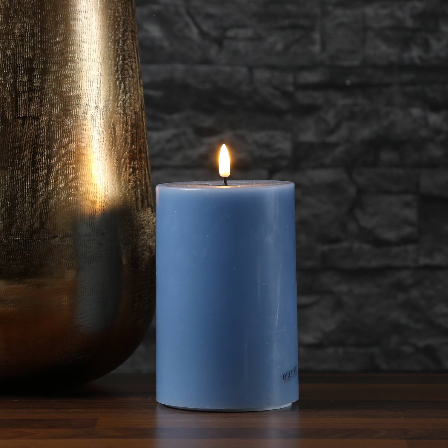 LED Kerze Mia Deluxe Echtwachs 3D Flamme Wachsspiegel flackernd H: 15cm eisblau