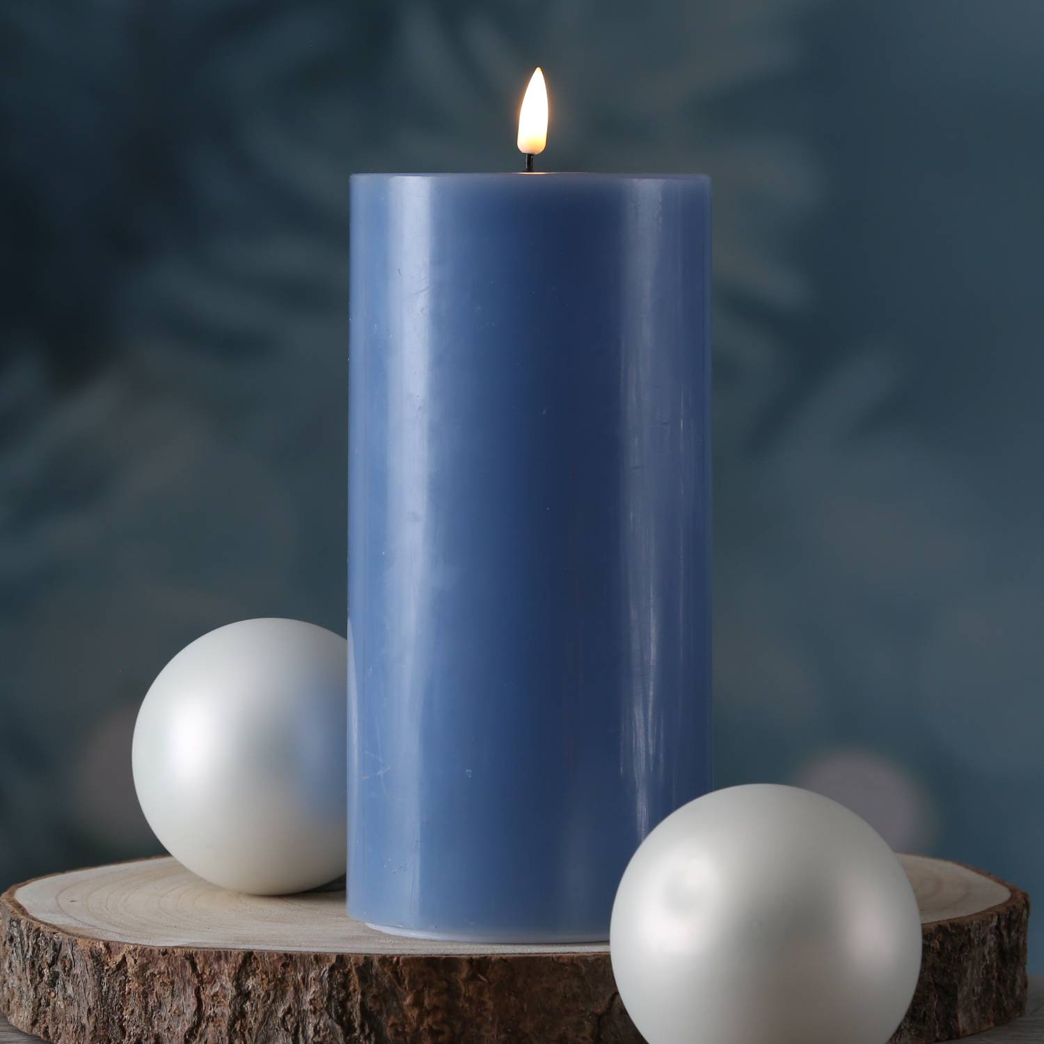 LED Kerze Mia Deluxe Echtwachs 3D Flamme Wachsspiegel flackernd H: 20cm eisblau