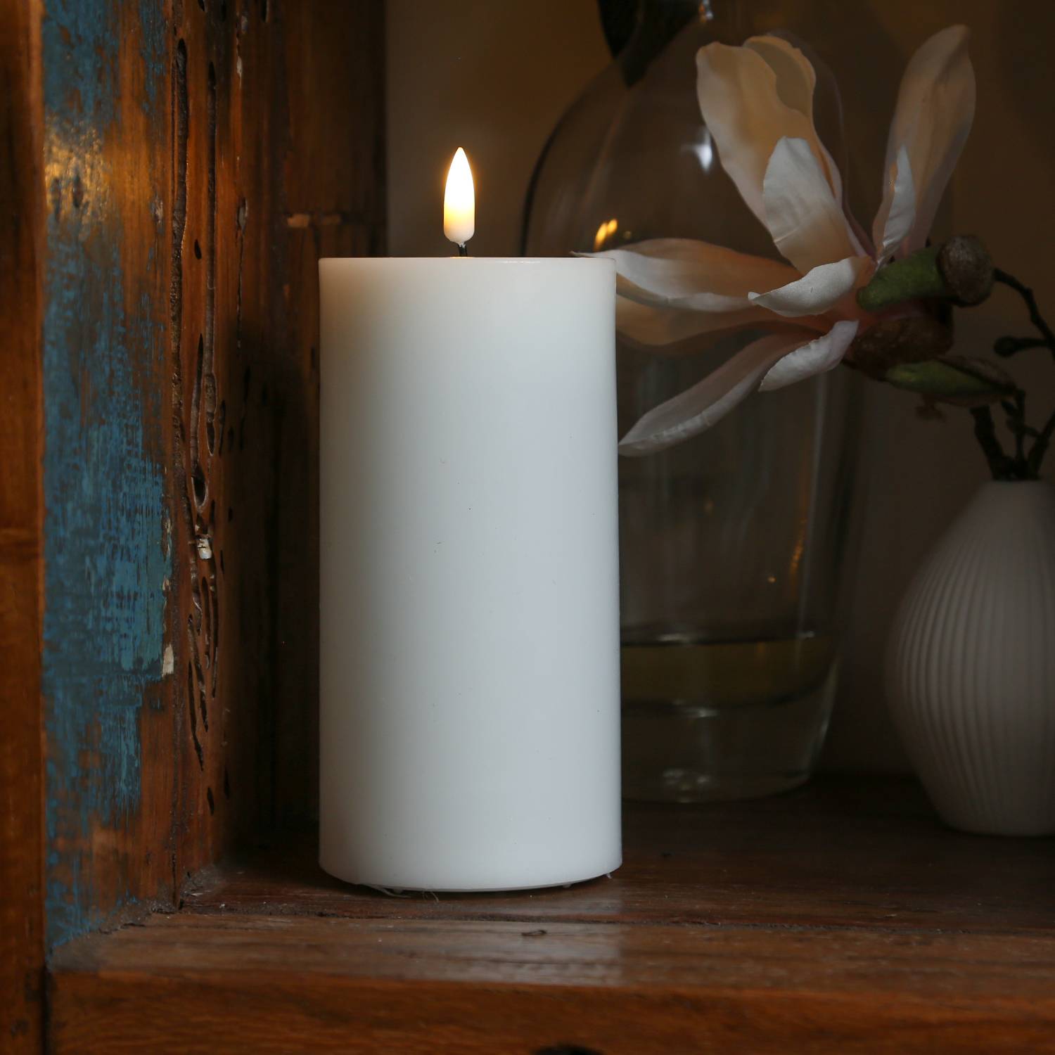 LED Kerze Mia Deluxe Homeart Echtwachs flackernde Flamme H: 15cm D: 7,5cm weiß