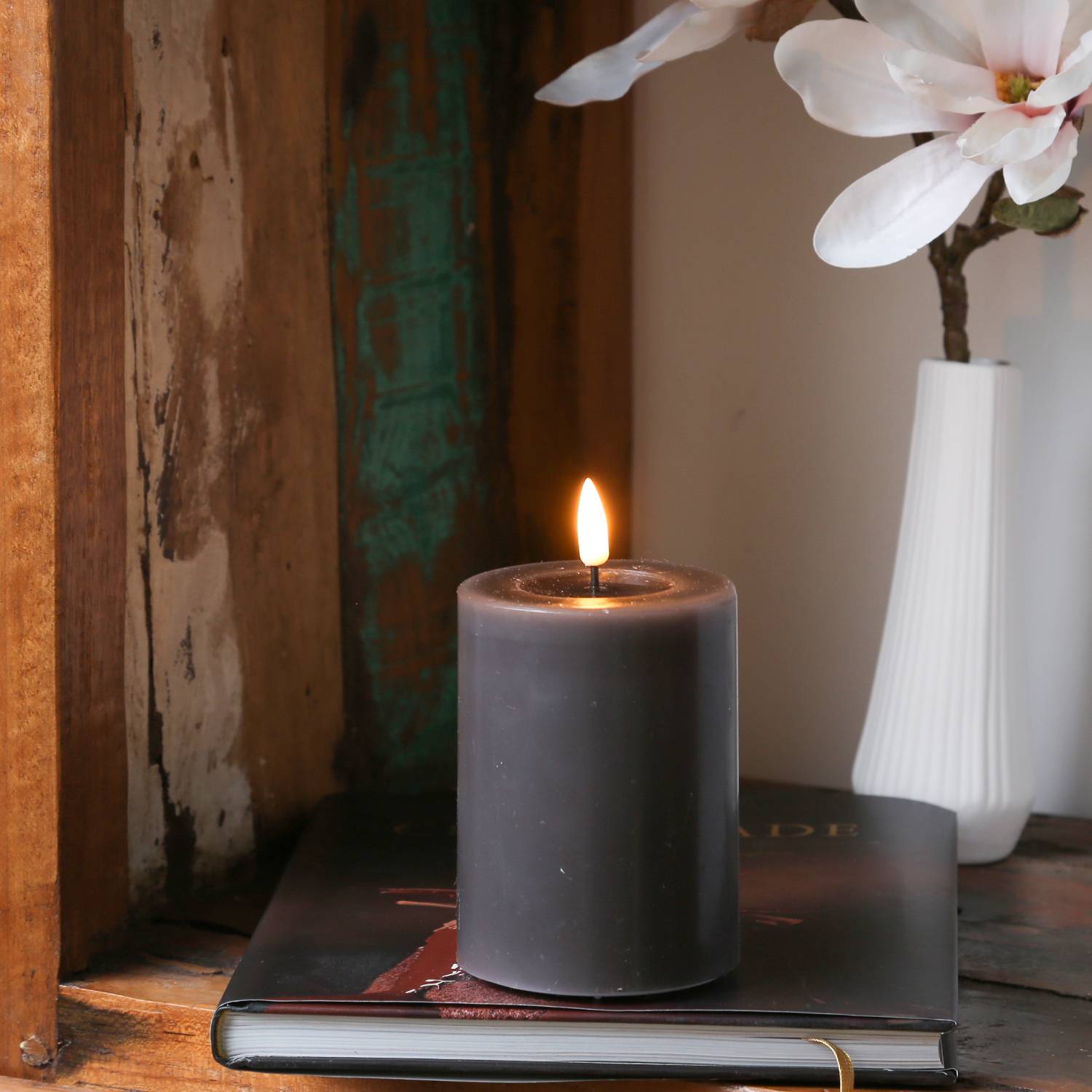 LED Kerze Mia Deluxe Homeart Echtwachs flackernde Flamme H: 10cm D: 7,5cm mokka