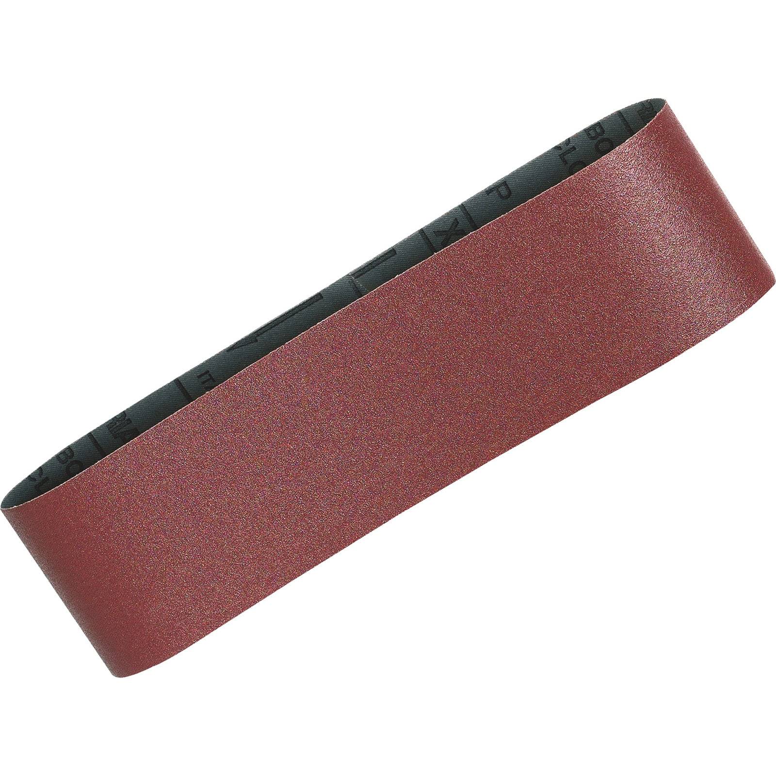 Ein marronefarbener Schleifgürtel mit einer glatten, körnigen Oberfläche, der zum Glätten und Fertigstellen von Oberflächen beim Holz- oder Metallbearbeiten verwendet wird.