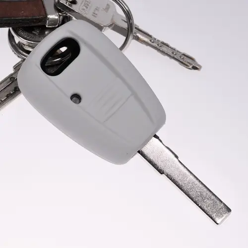 2x Auto Schlüssel Silikon Schutz Hülle Grau kompatibel mit FIAT Panda Brava Bravo Punto Stilo 1 Tasten Funk Fernbedienung 2x Auto Schlüssel Silikon Schutz Hülle Grau kompatibel mit FIAT Panda Brava Bravo Punto Stilo 1 Tasten Funk Fernbedienung