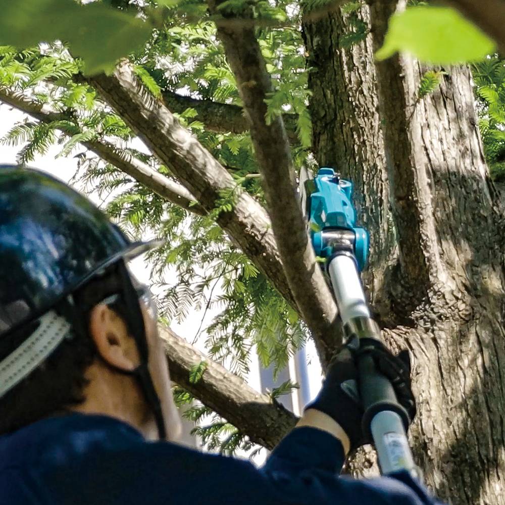 Makita Akku-Hochentaster 18V DUA200RF1 1,62-2,52m + Akkupack + Schnellladegerät