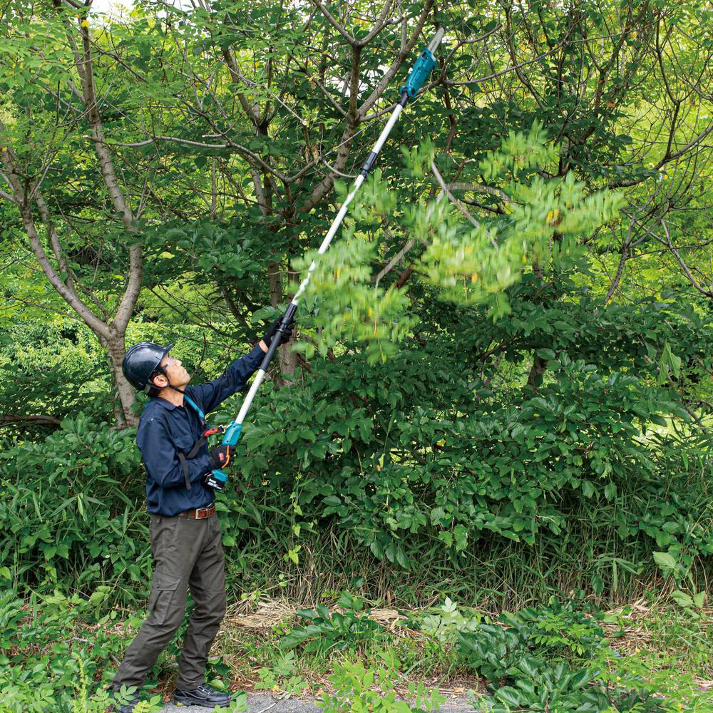 Makita Akku-Hochentaster 18V DUA200RF1 1,62-2,52m + Akkupack + Schnellladegerät