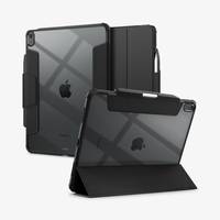 Zwei schwarze Tablet-Schutzhüllen, von vorne und hinten gezeigt, wobei eine zu einem Ständer zusammengeklappt ist und beide Apple-Logos anzeigen.