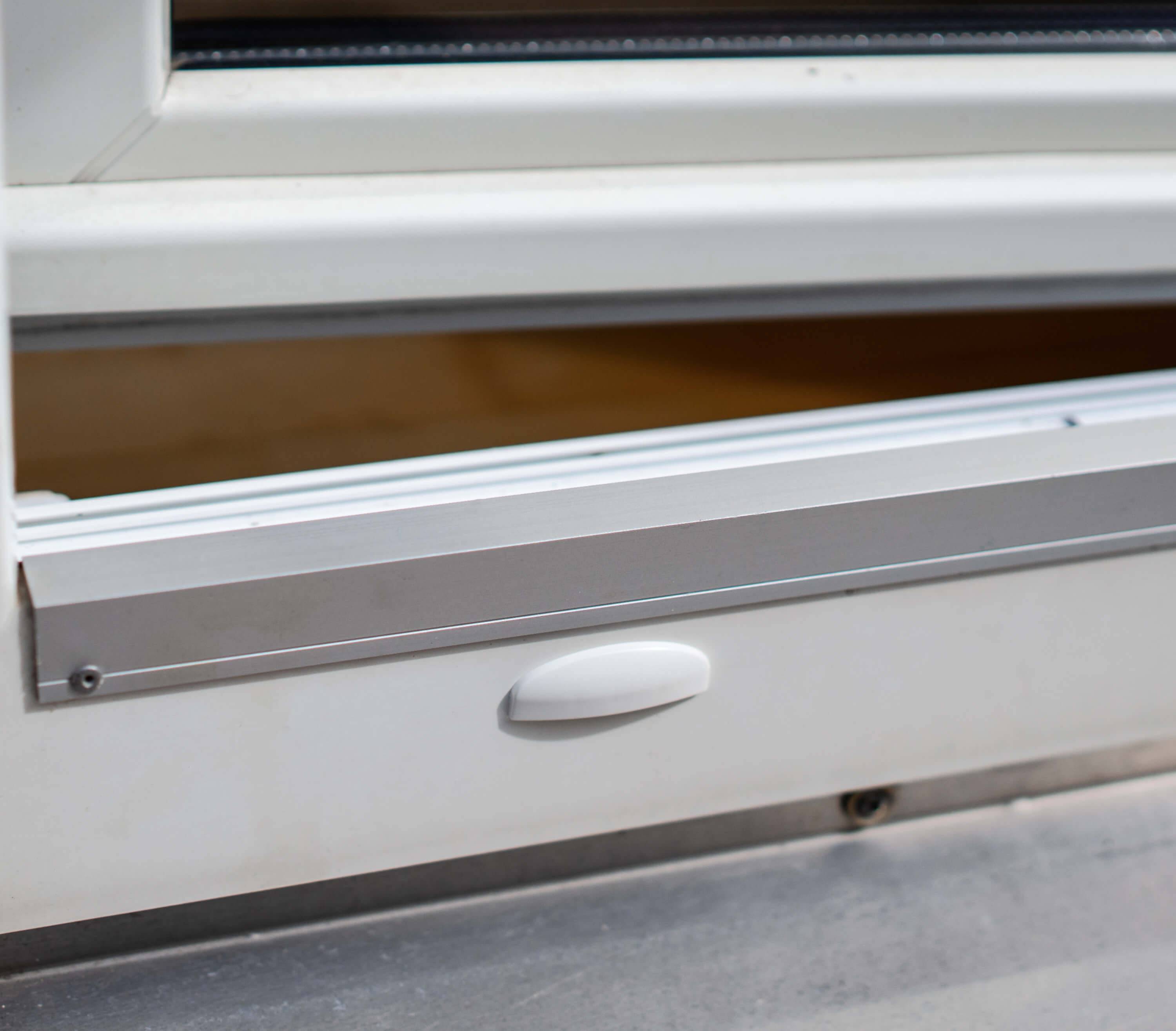 BAUHELD Fenster Wasserschlitzkappen 25 bis 30 mm 30 Stück Ral 9003