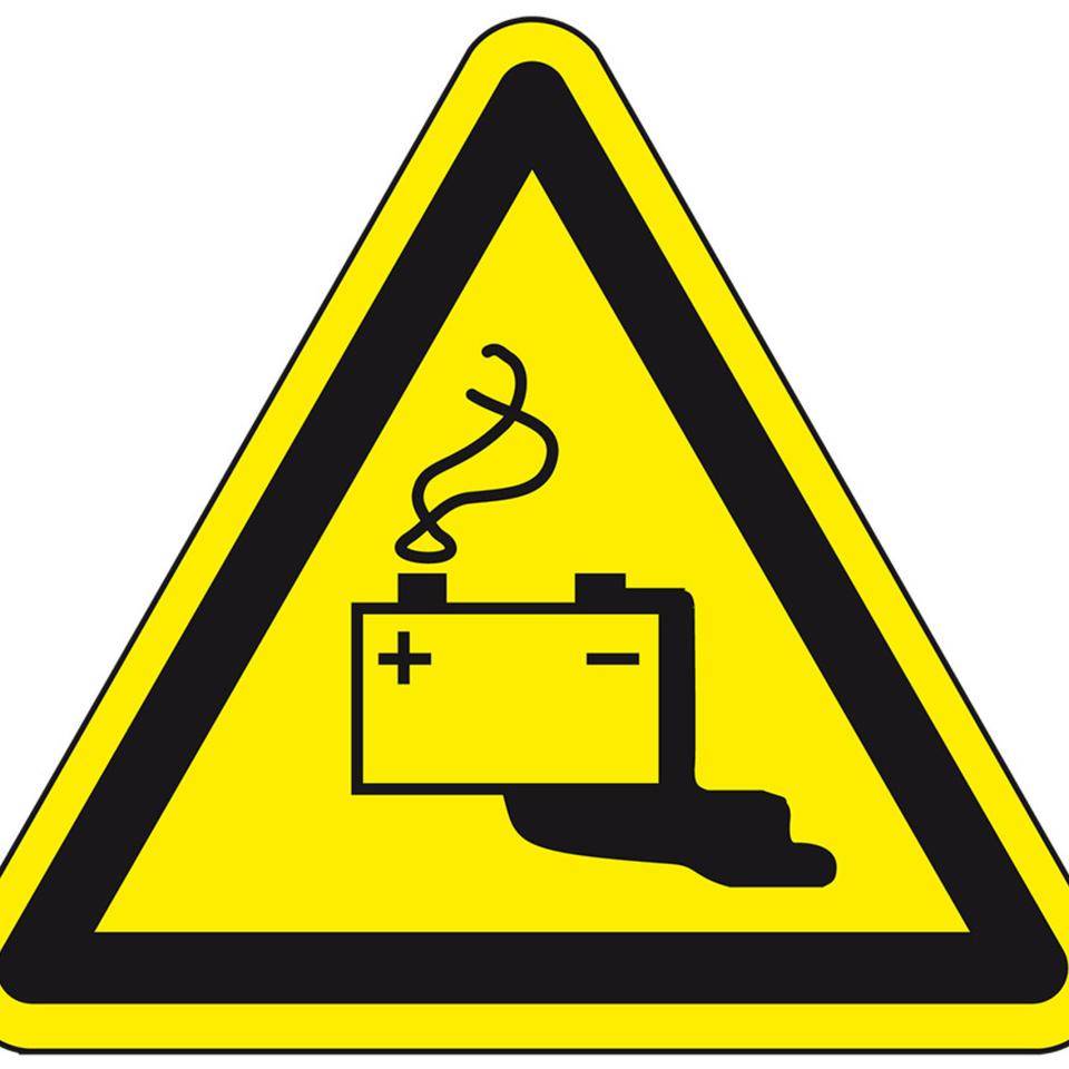 Warnschild Gefahren durch d.Aufladen von Batterien, Folie, SL 50mm, 10/Bogen, ASR A1.3, DIN EN ISO 7010 W026