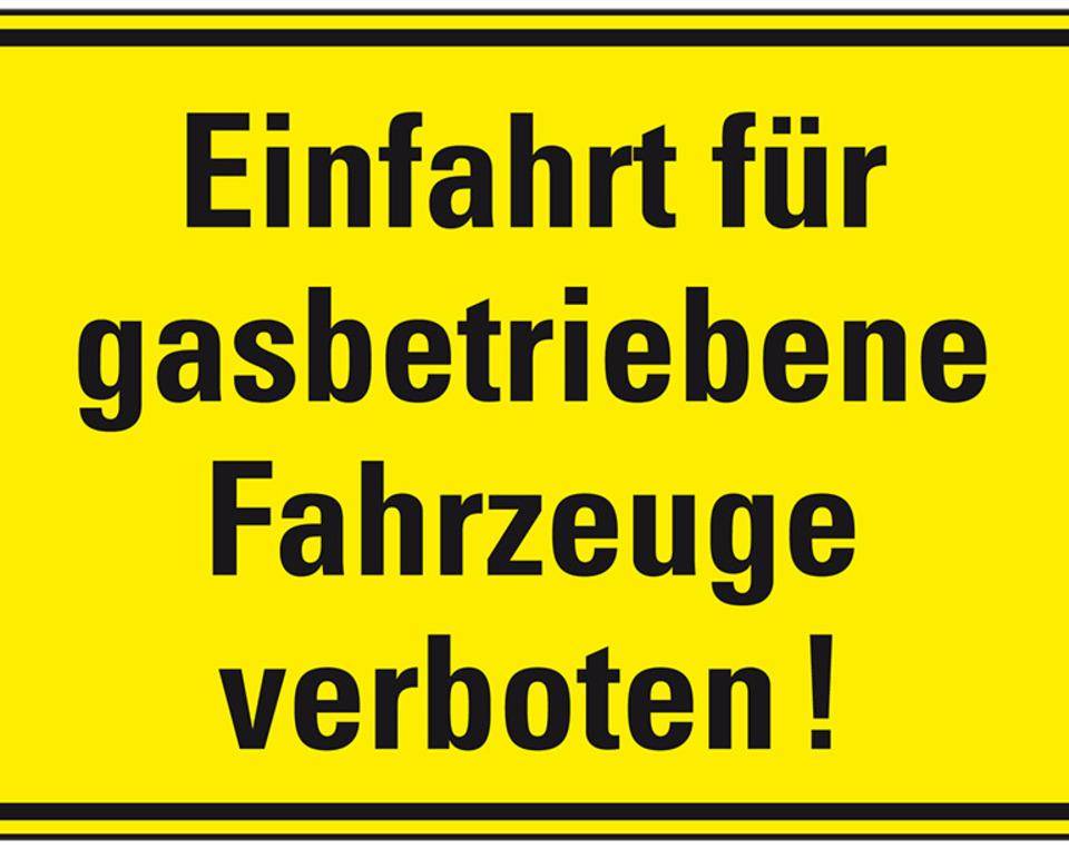 Hinweisschild Einfahrt für gasbetriebene Fahrzeuge..., Kunststoff, 300x200mm