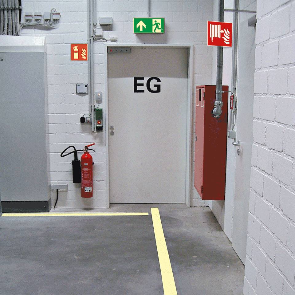 Brandschutz-Fahnenschild Löschschlauch, doppelseitig, Kunststoff, 200x200mm, ASR A1.3, DIN EN ISO 7010 F002