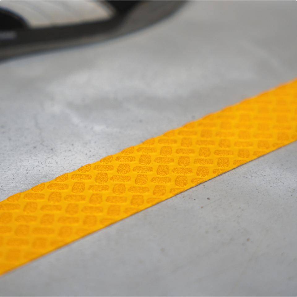 K.57 Taktiles Bodenmarkierungsband, gelb, Polyurethan, 75mm, 12,5m/Rolle