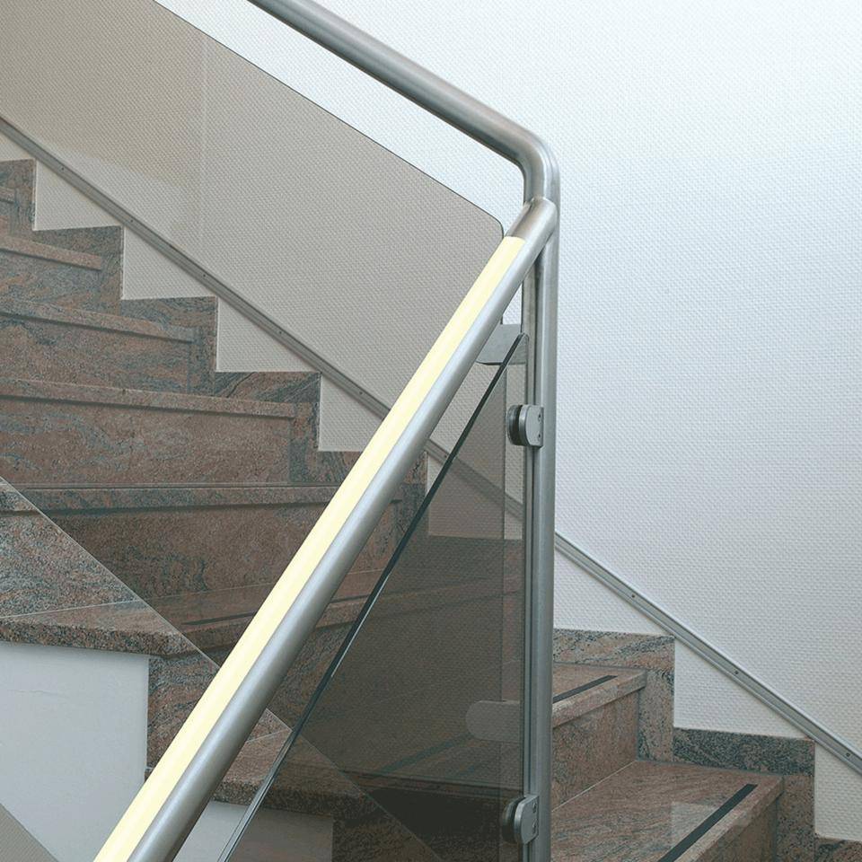 PERMALIGHT® power langnachleuchtend Handlaufmarkierer, Folie, selbstklebend, 25mm, 10m/Rolle, DIN 67510