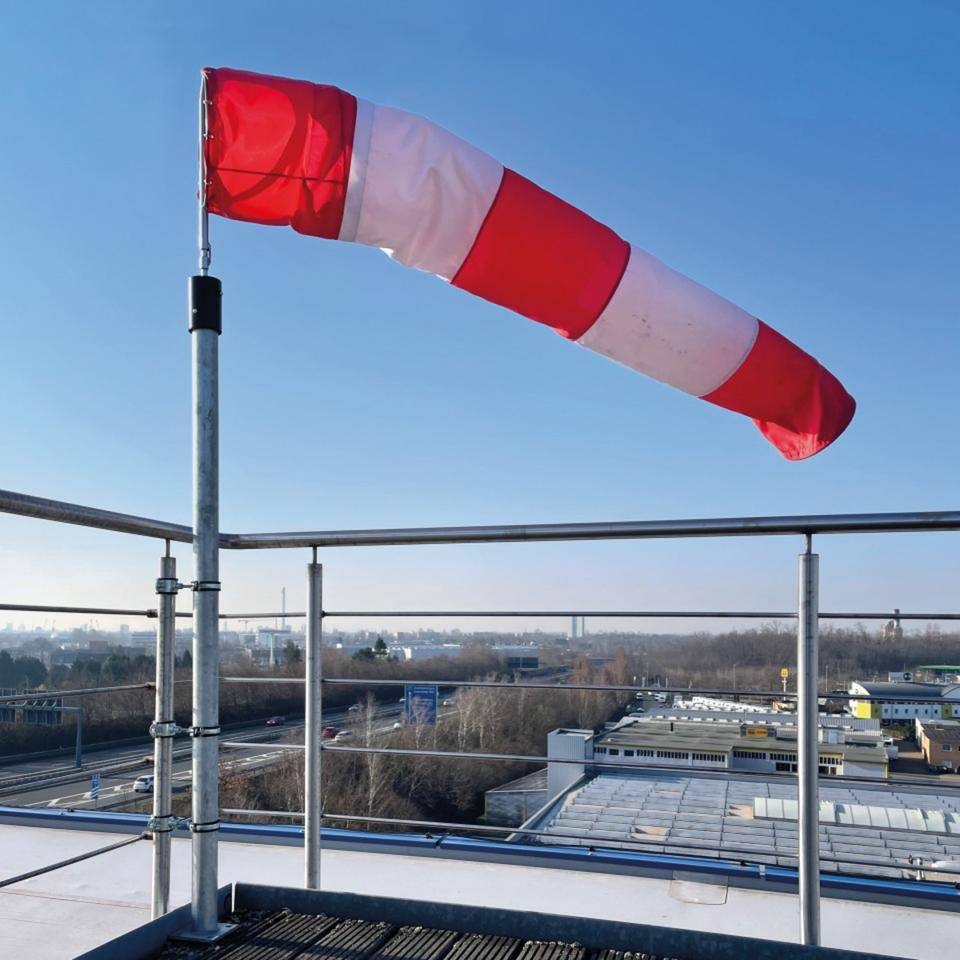 Windsackset: Halterung mit Mastadapter, Windsackkorb, Windsackhülle, Ø300mm