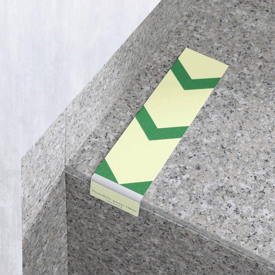 PERMALIGHT® power langnachleuchtend Treppenmarkierungswinkel, Pfeil abwärts, R10, Aluminium, 50x200x25mm, ASR A2.3