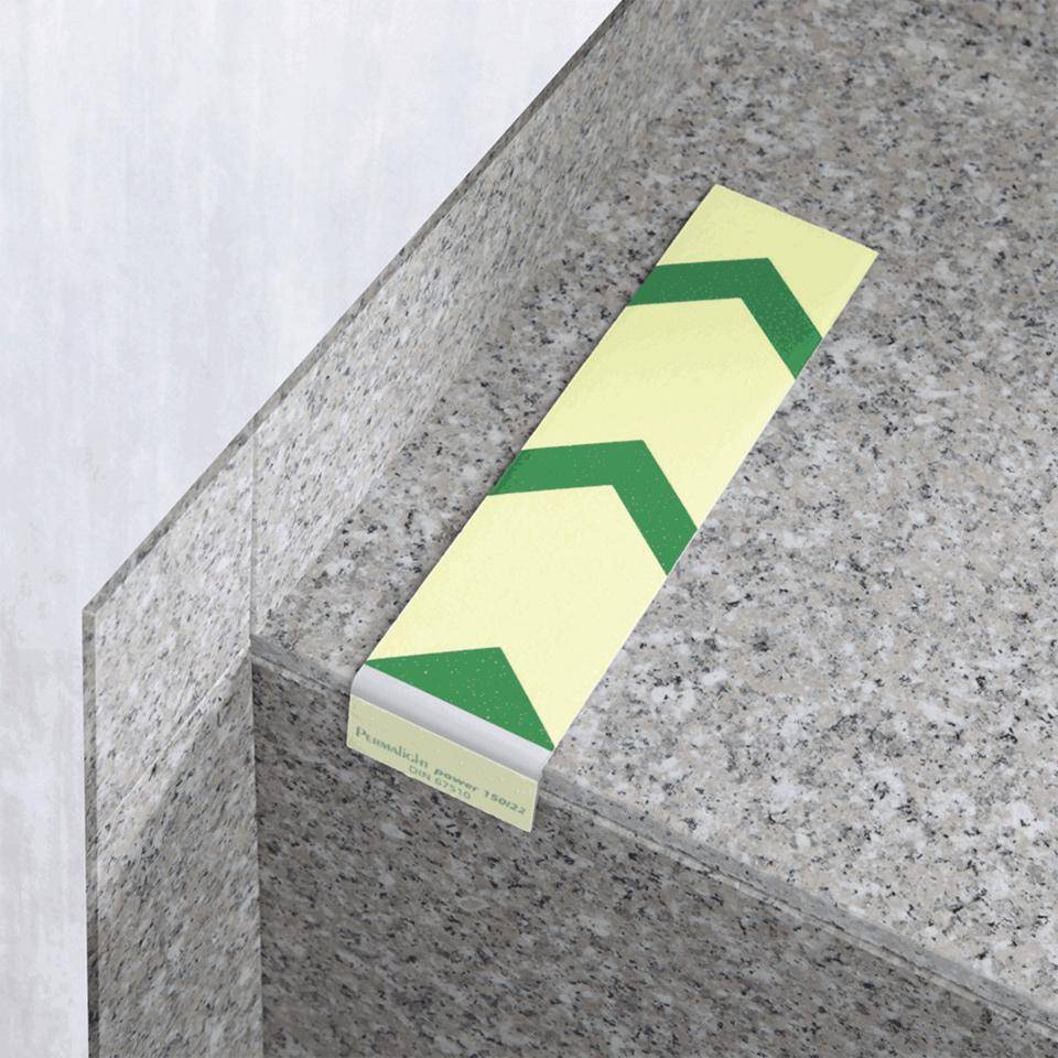 PERMALIGHT® power langnachleuchtend Treppenmarkierungswinkel, Pfeil aufwärts, R10, Aluminium, 50x200x25mm, ASR A2.3