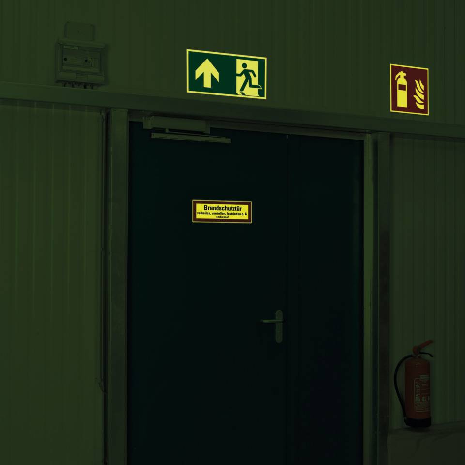 PERMALIGHT® power langnachleuchtend Feuerwehrschild Brandschutztür verkeilen..., Aluminium, 210x74mm, DIN 4066