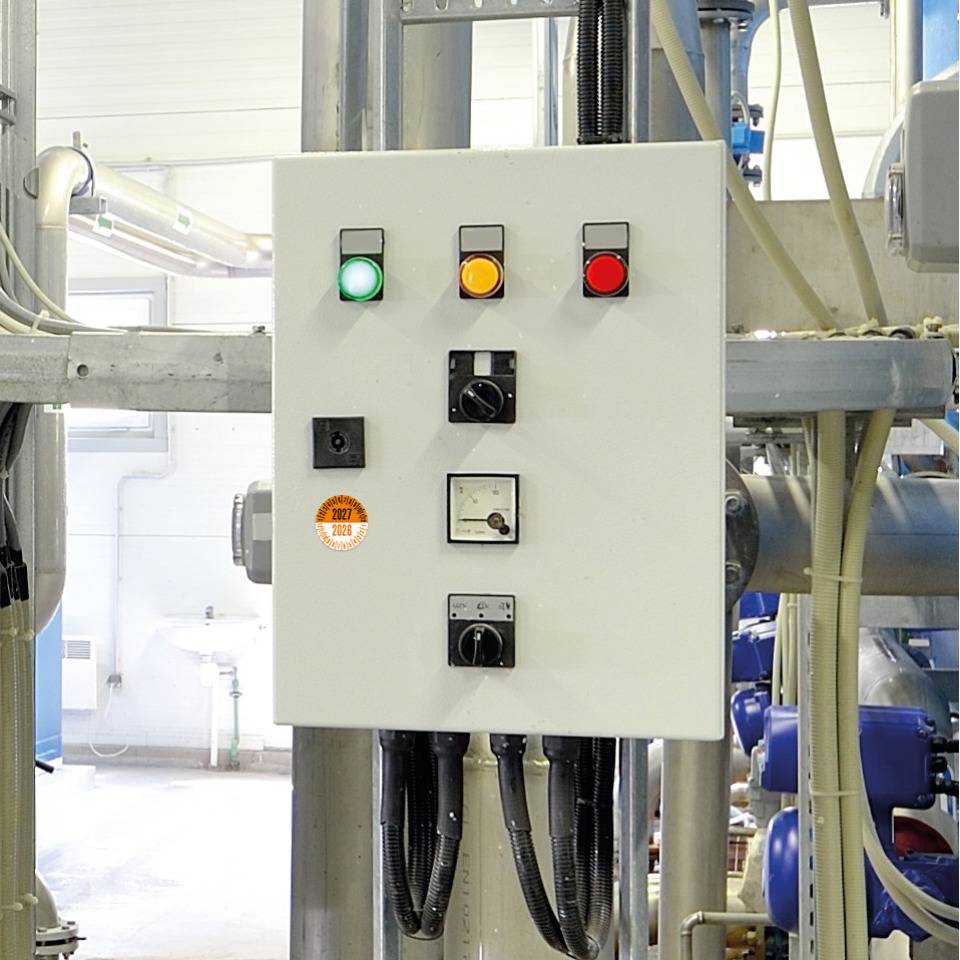 Prüfplakette 2027/2026, orange/schwarz, Dokumentenfolie, selbstklebend, Ø35mm, 10/Bogen