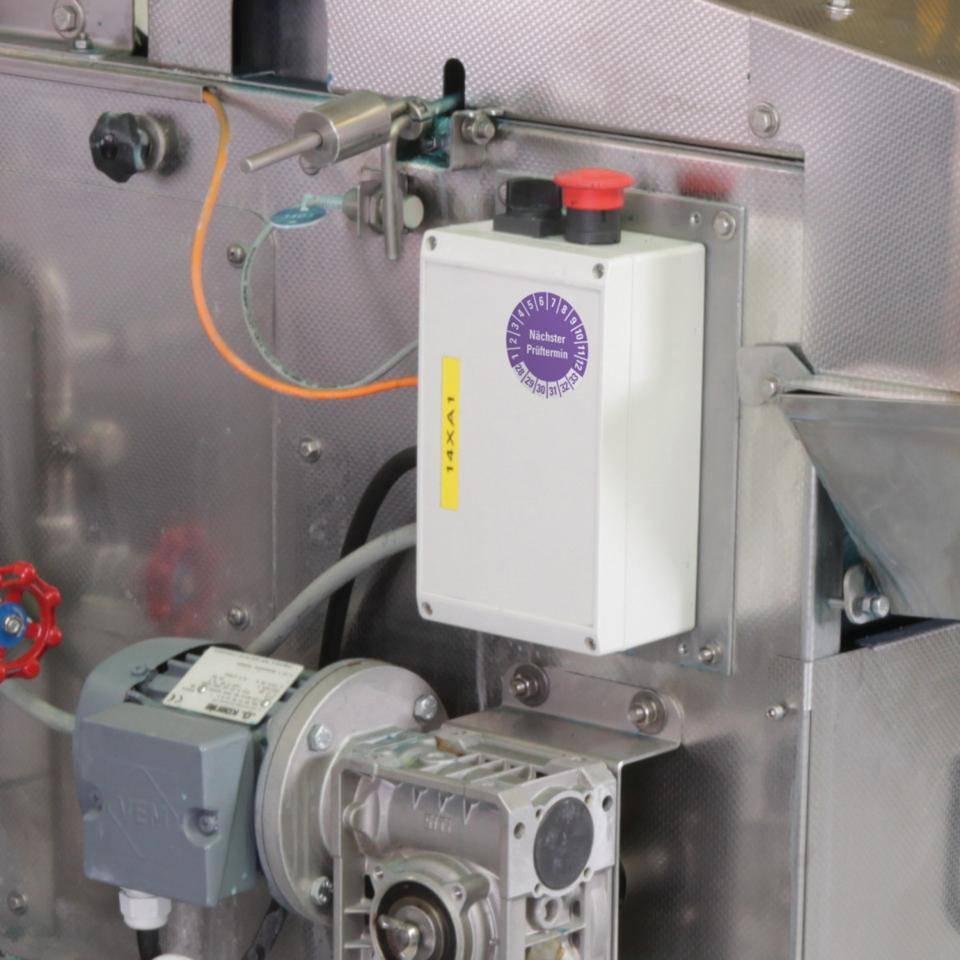 Prüfplakette Nächster Prüftermin 28-33, violett, Schachbrettfolie, Ø 30mm, 18/Bogen