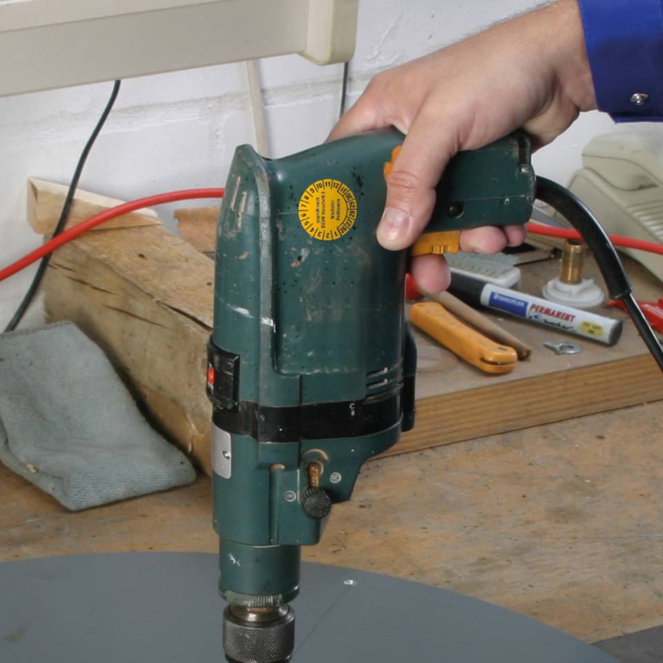 Prüfplakette geprüft nach DGUV Vorschrift 3 Nächster Prüftermin 26-31,gelb,Dokumentenfolie,Ø25mm,500/Rolle