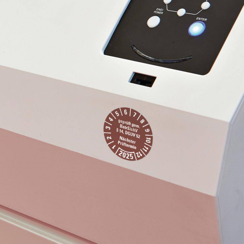 Prüfplakette BetrSichV §14,DGUV52,Nächster Prüftermin,2025,braun,Folie,Spezialkleber,Ø30mm,18/Bogen